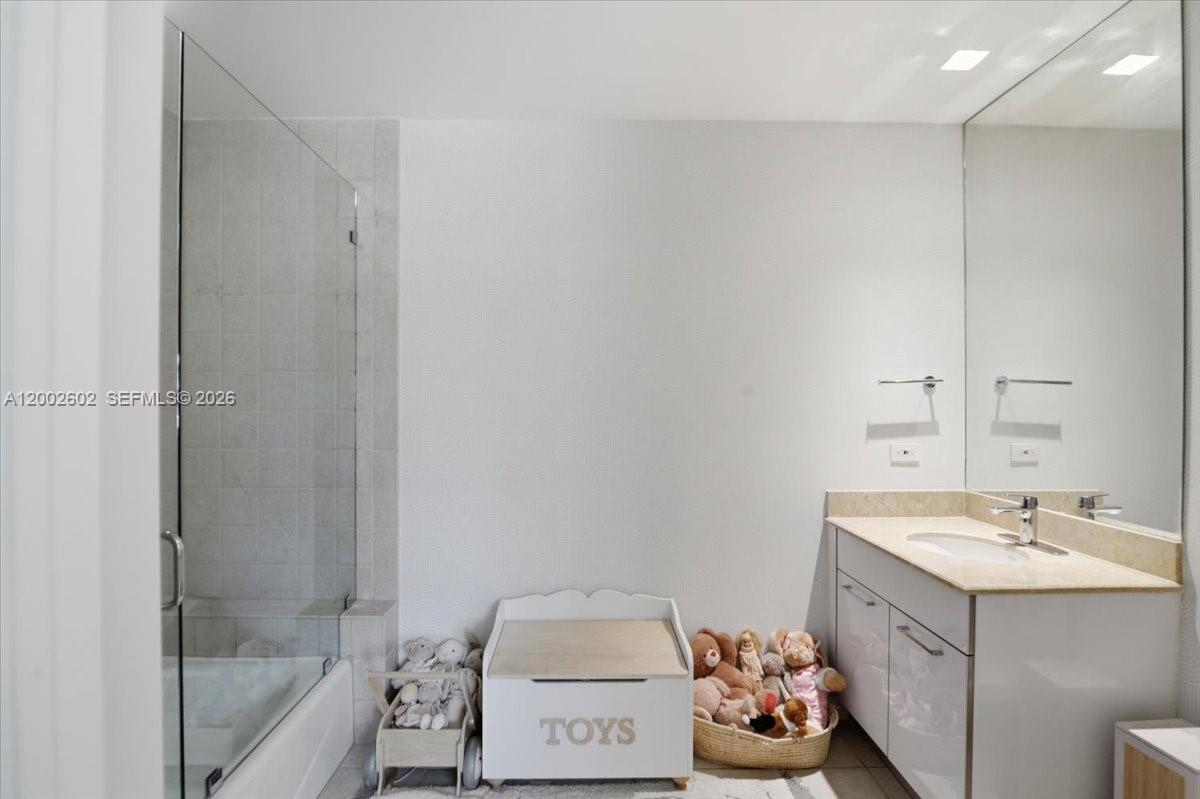 801 Brickell Key Blvd #409, Miami FL 33131