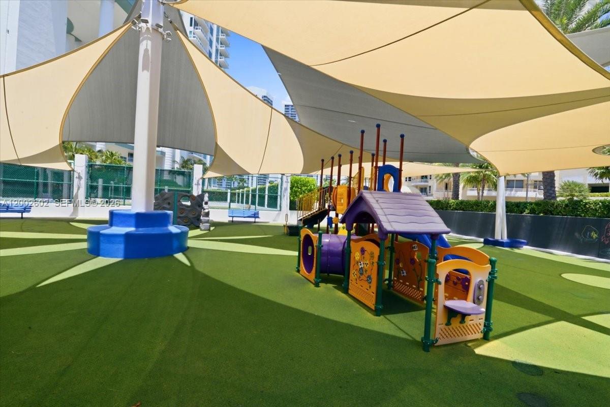 801 Brickell Key Blvd #409, Miami FL 33131