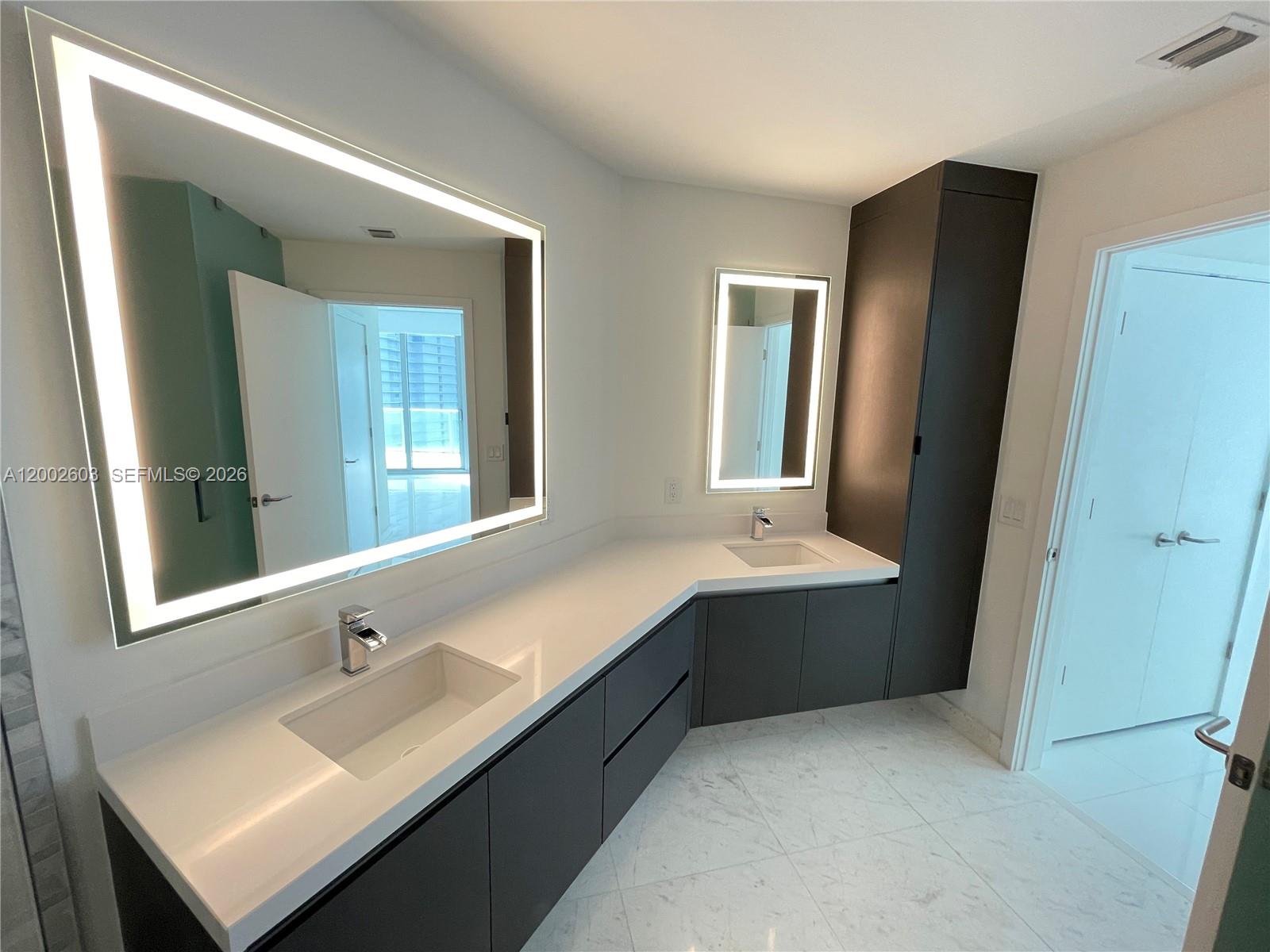 851 NE 1st Ave #3103, Miami FL 33132