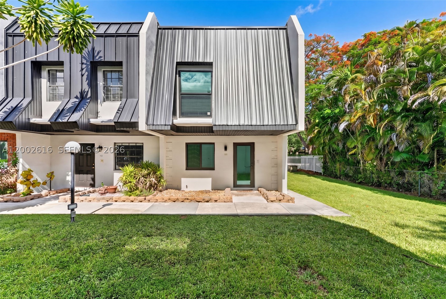 5555 Ludlam Rd #23, South Miami FL 33155
