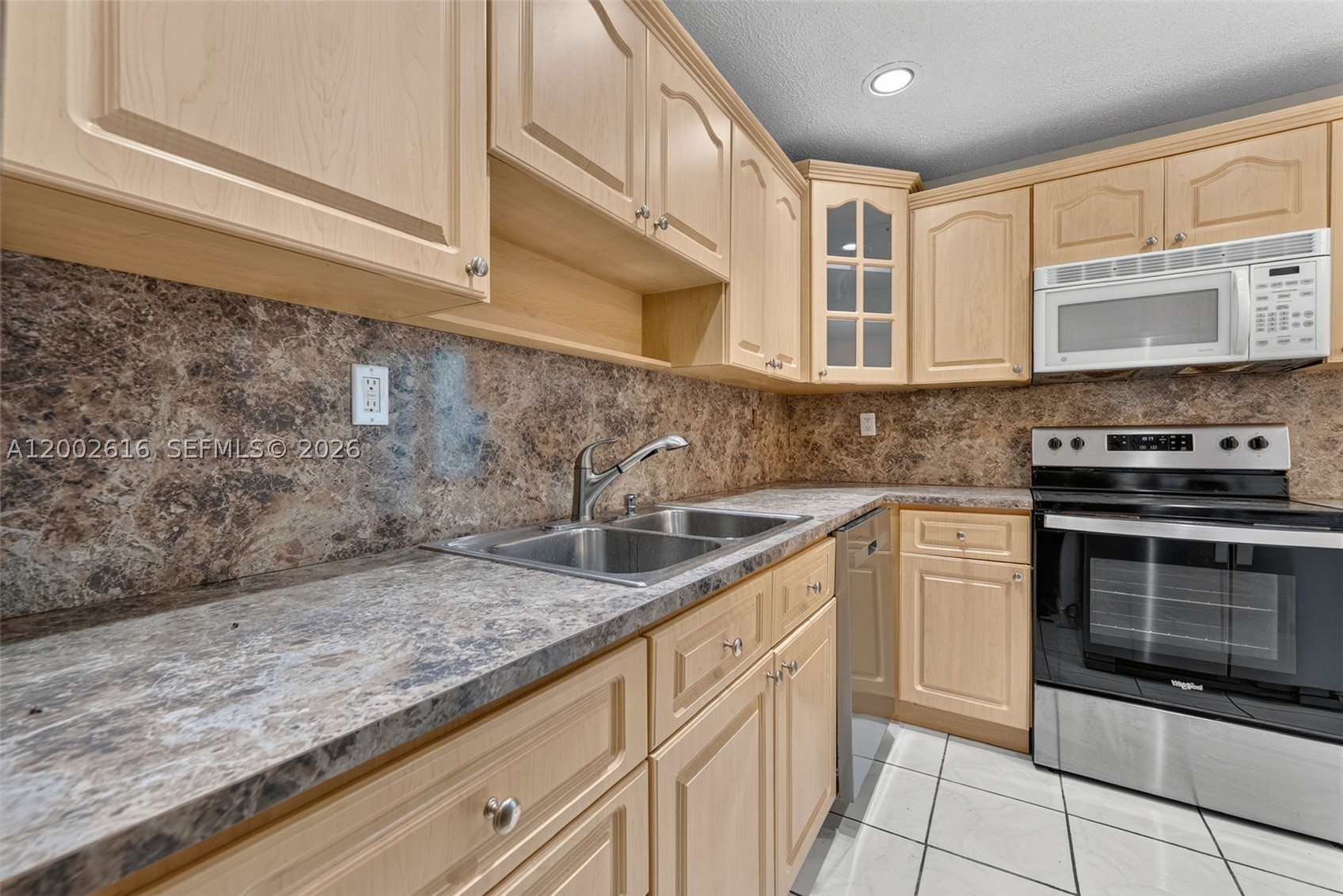 5555 Ludlam Rd #23, South Miami FL 33155