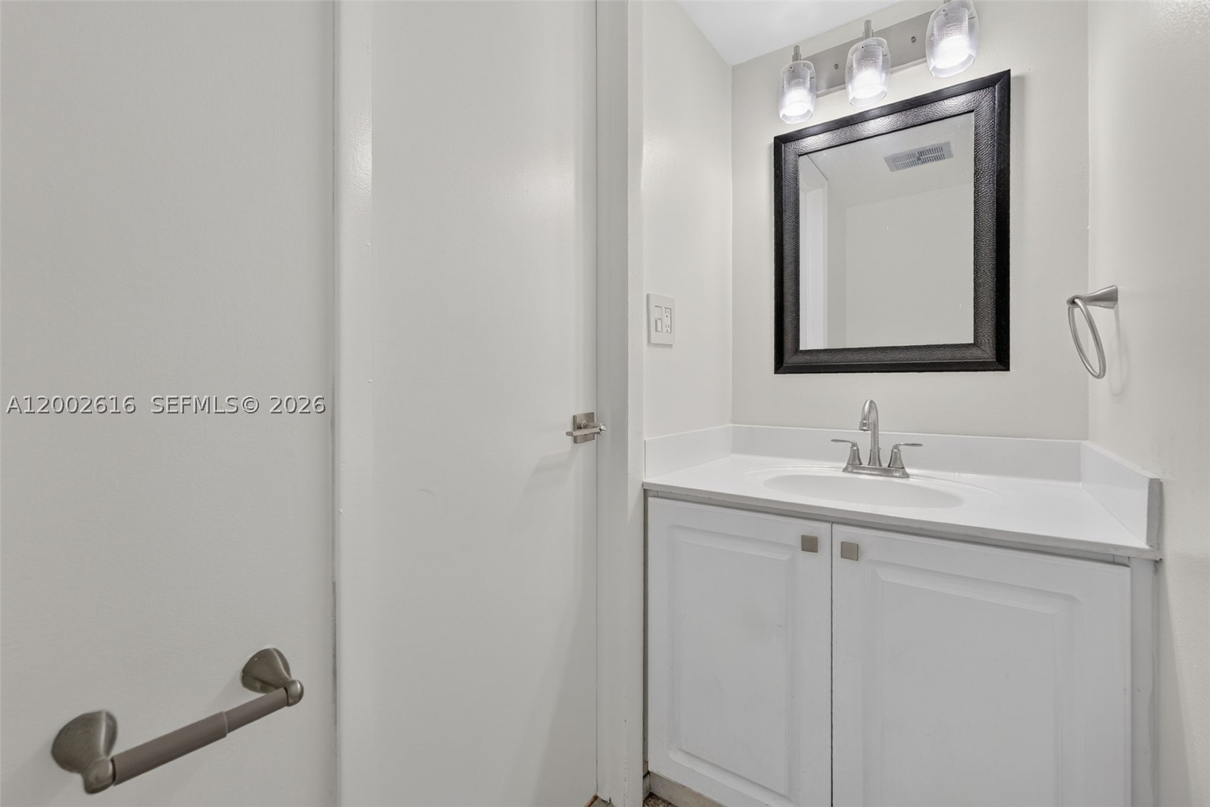 5555 Ludlam Rd #23, South Miami FL 33155