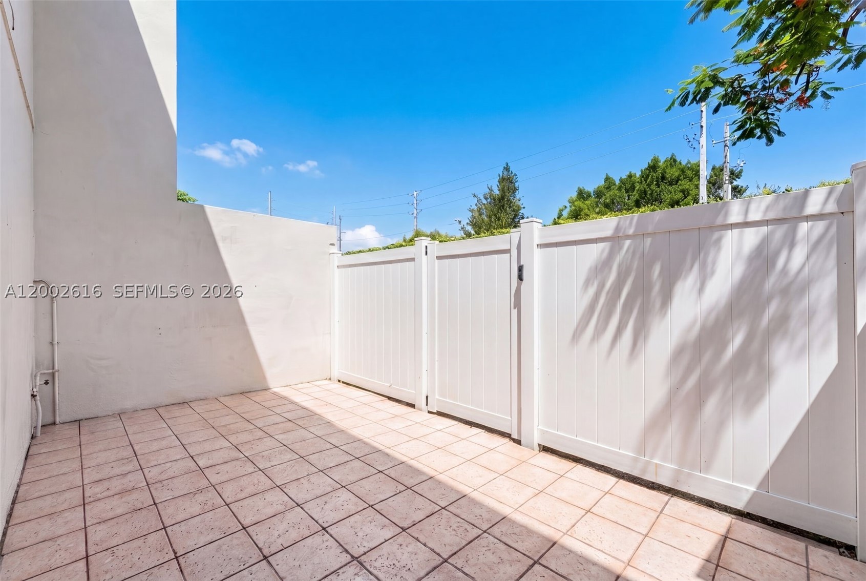 5555 Ludlam Rd #23, South Miami FL 33155