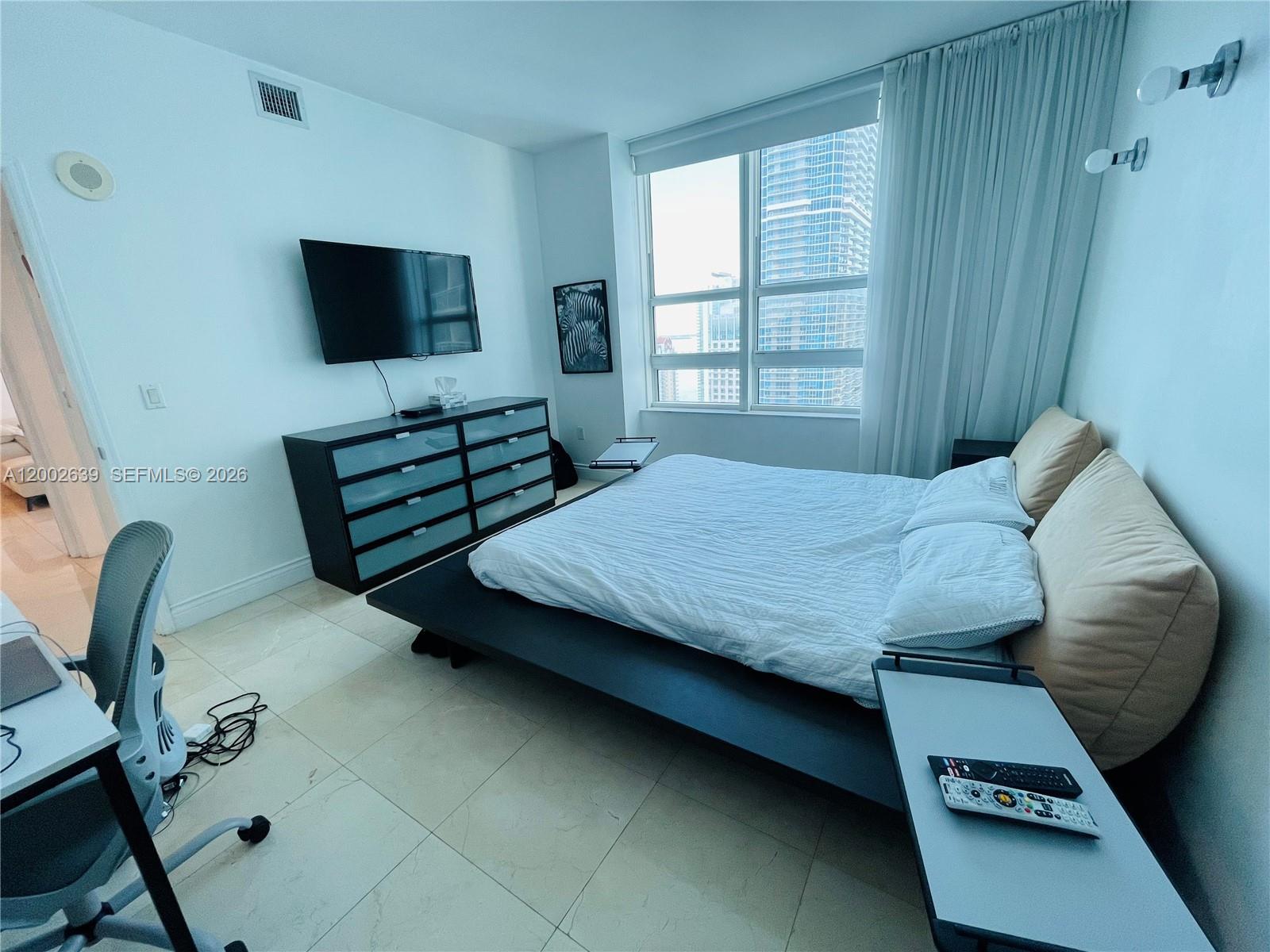 950 Brickell Bay Dr #3703, Miami FL 33131