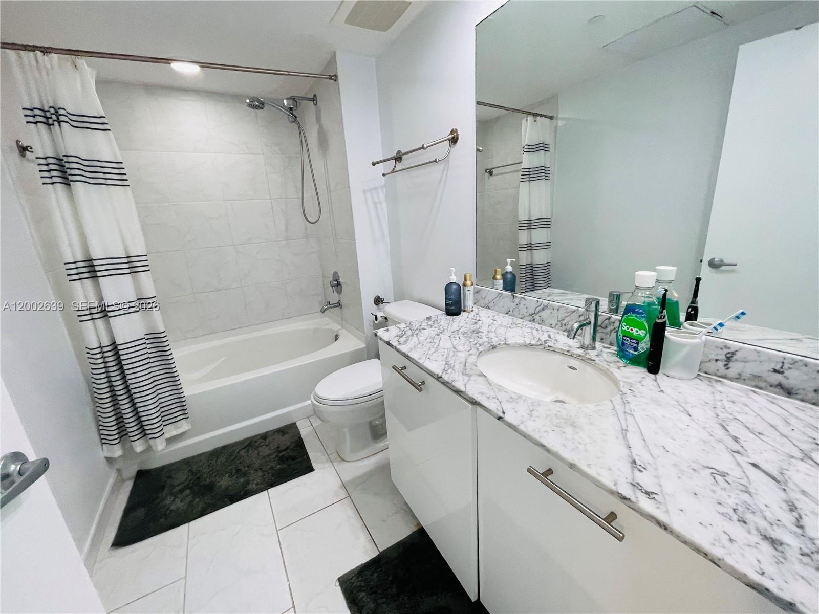 950 Brickell Bay Dr #3703, Miami FL 33131