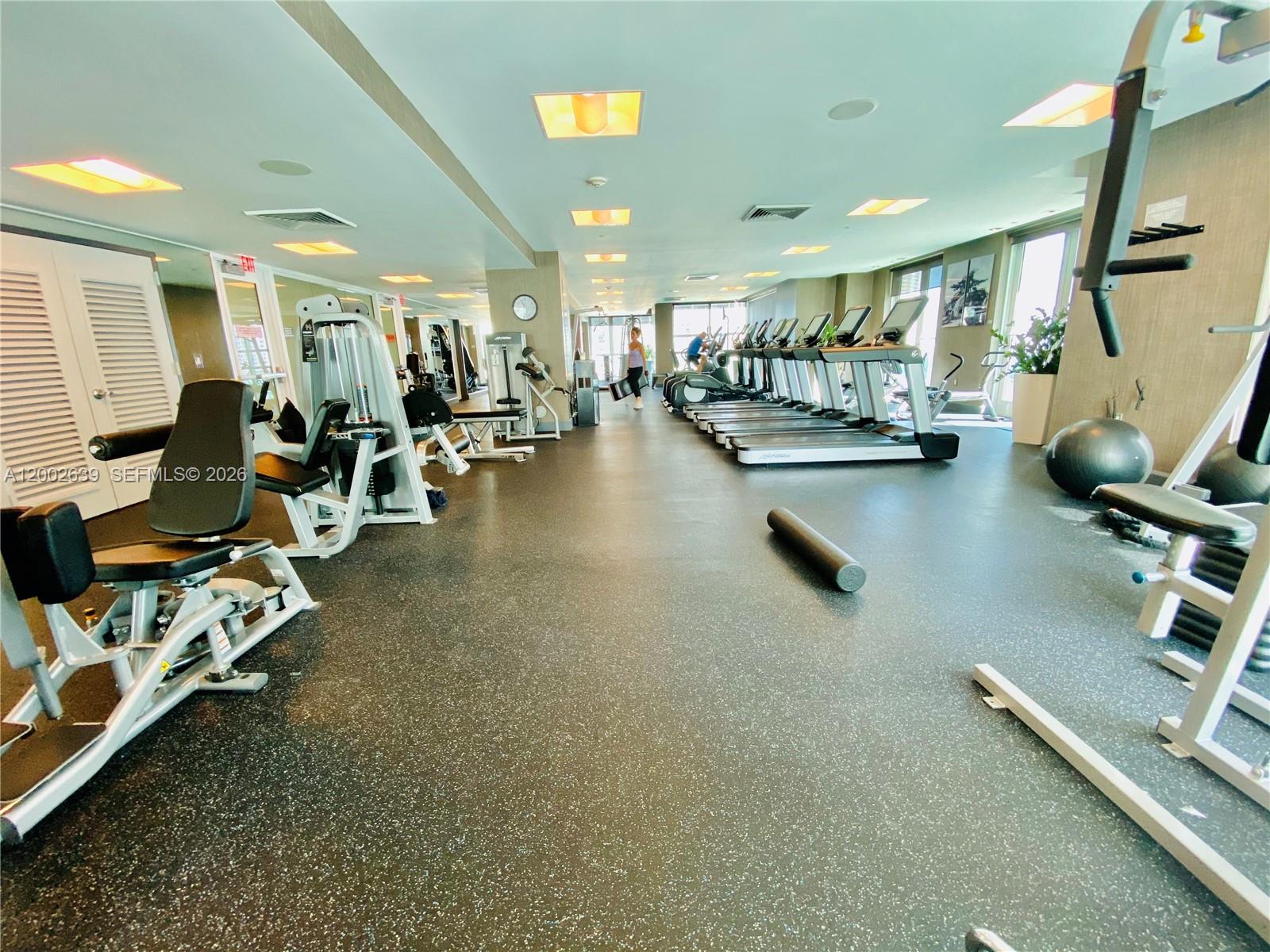 950 Brickell Bay Dr #3703, Miami FL 33131