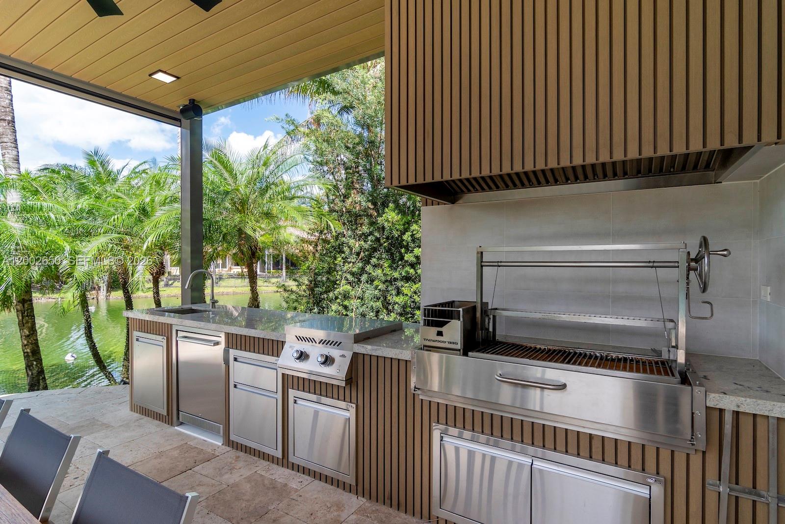 651 Sweet Bay Ave, Plantation FL 33324