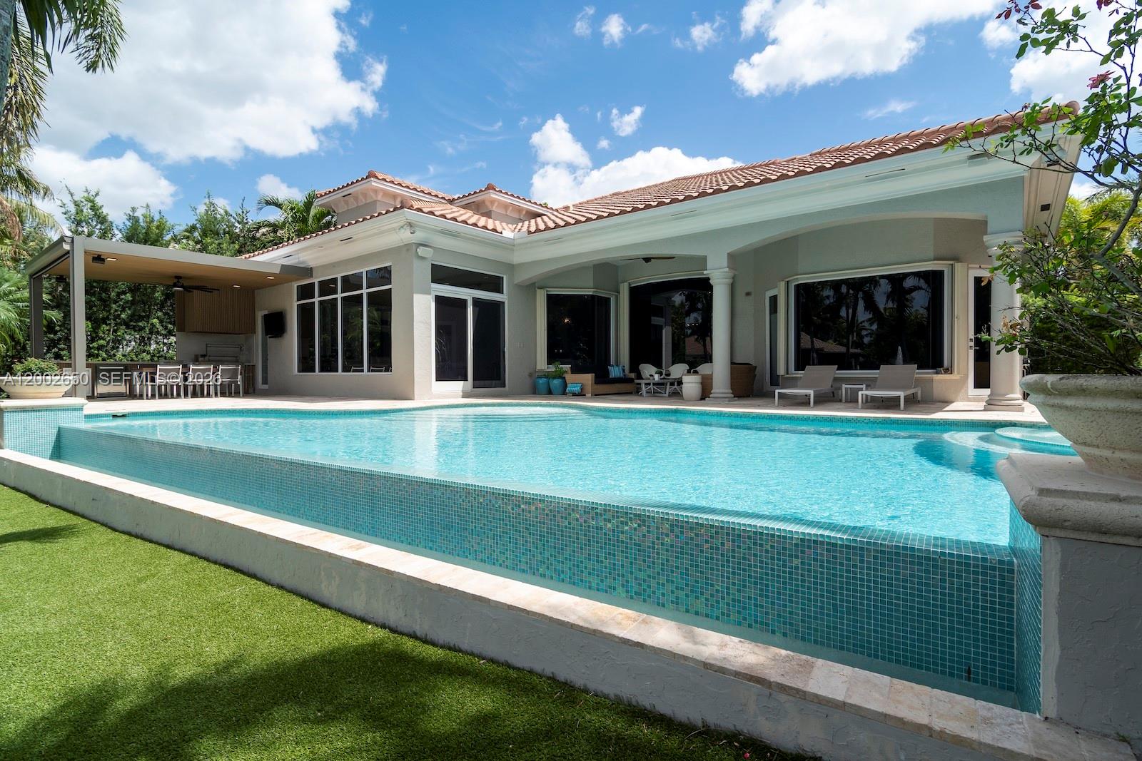 651 Sweet Bay Ave, Plantation FL 33324