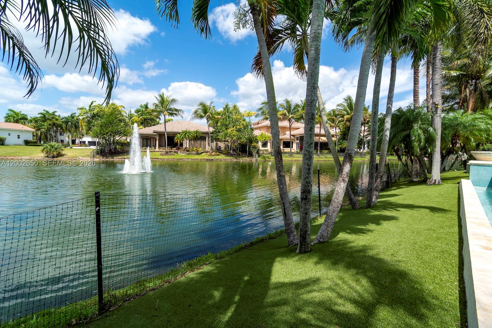 651 Sweet Bay Ave, Plantation FL 33324