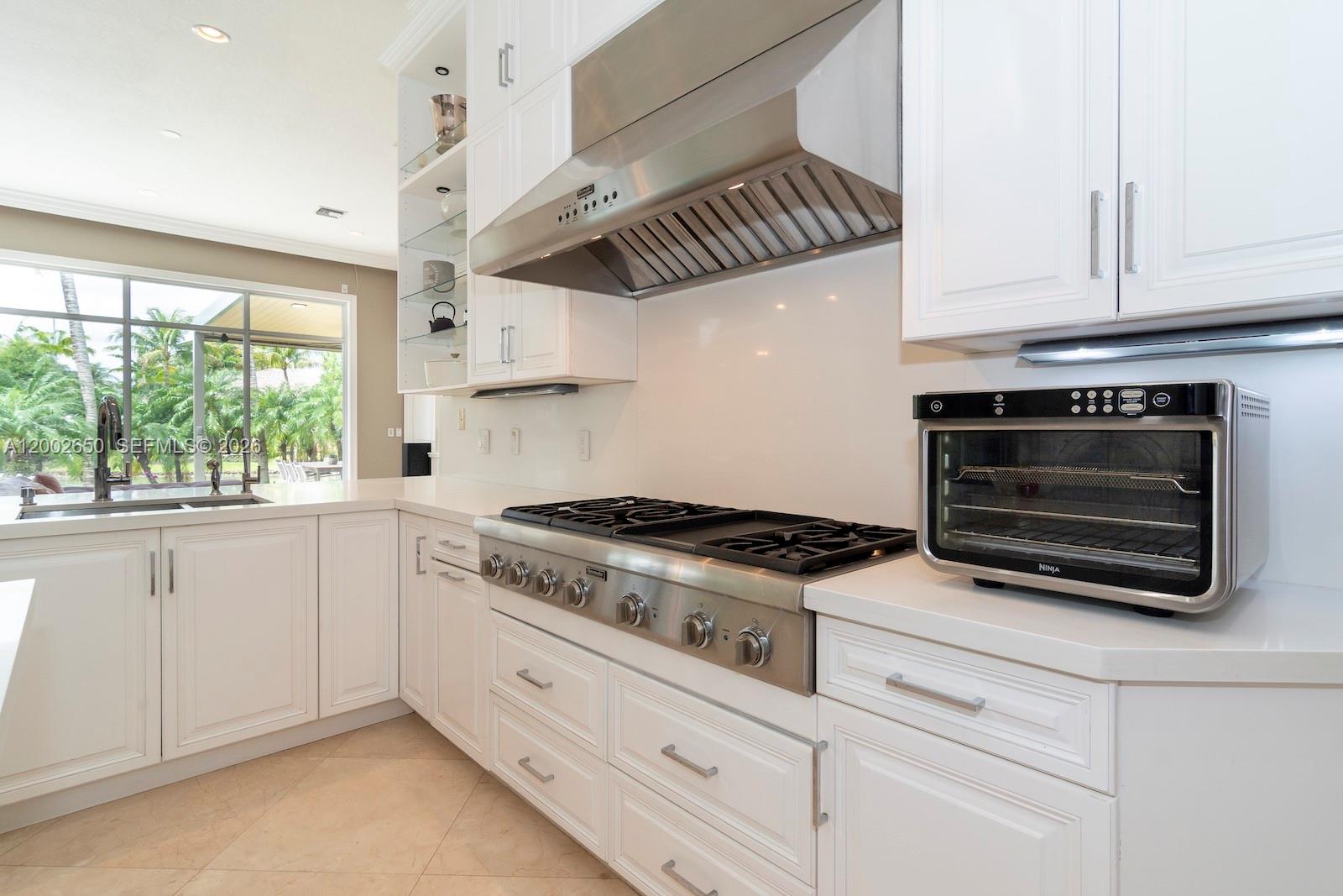 651 Sweet Bay Ave, Plantation FL 33324