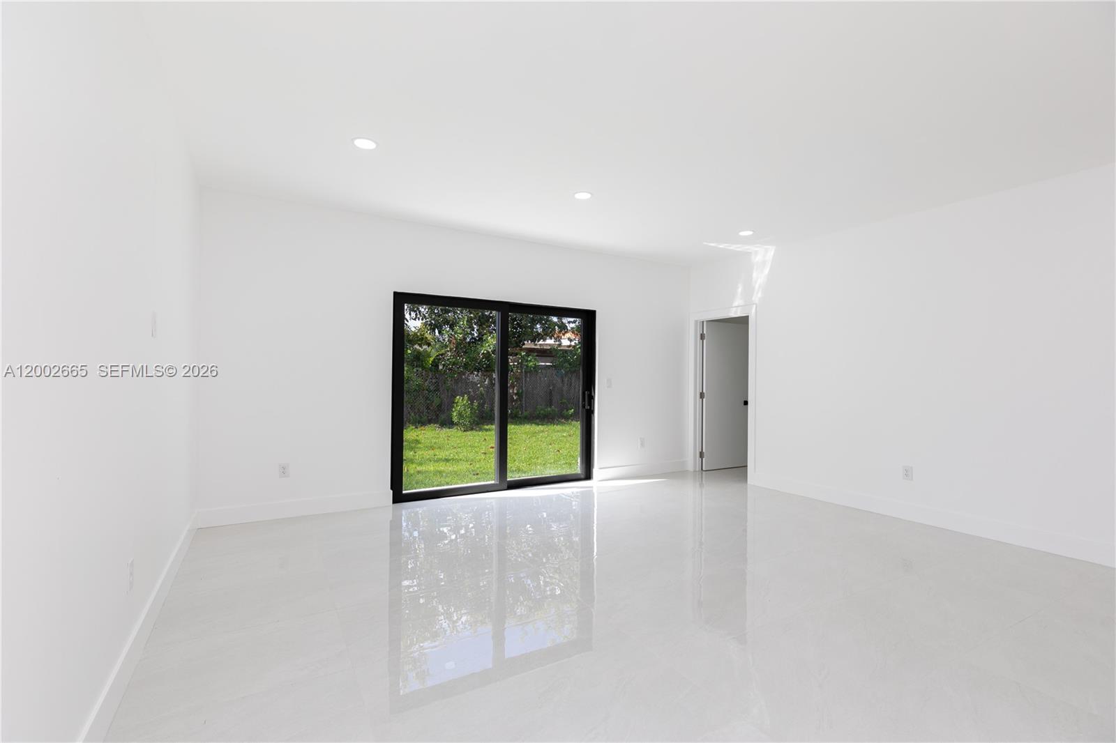 5550 SW 4th St, Miami FL 33134