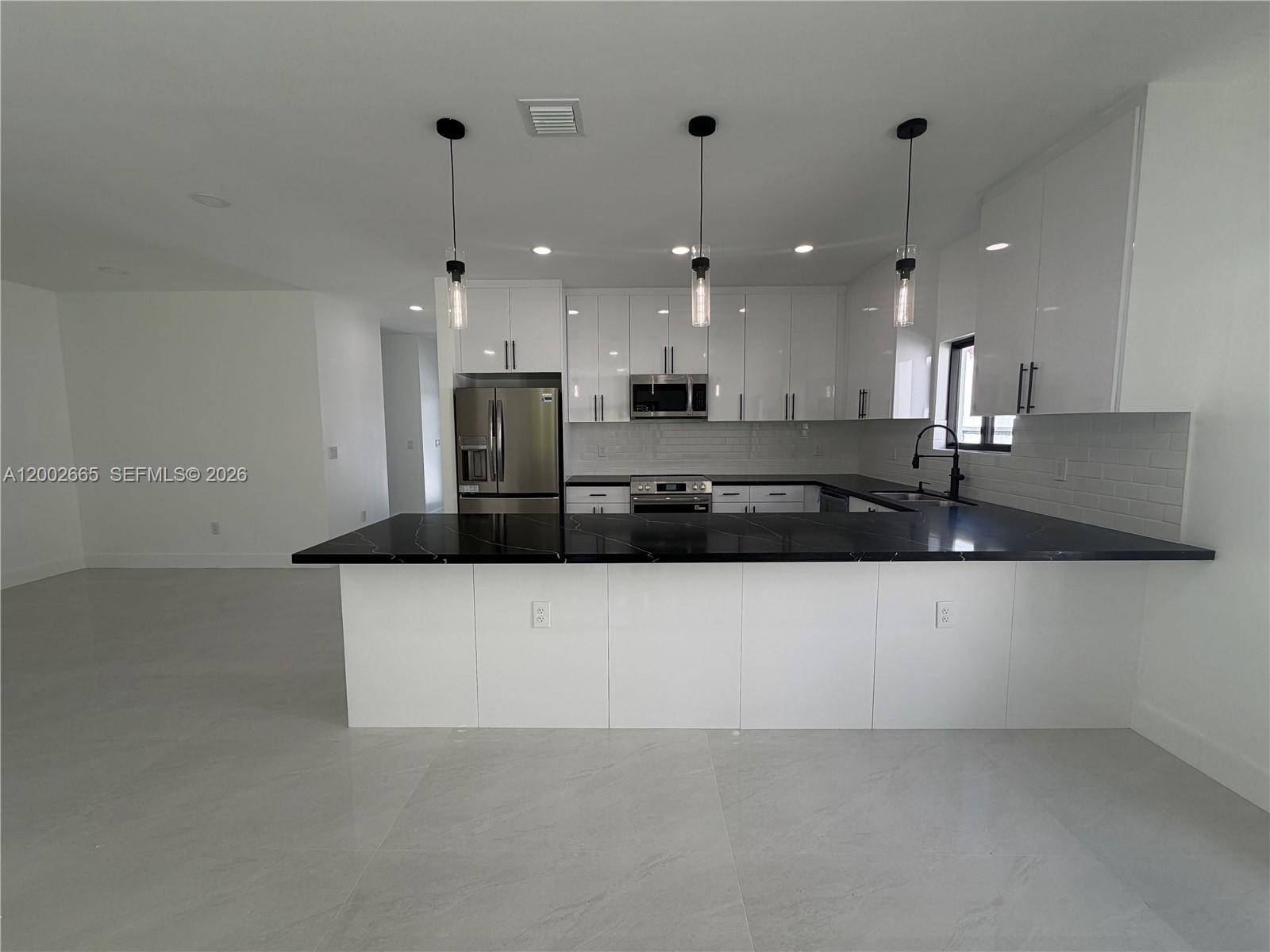 5550 SW 4th St, Miami FL 33134