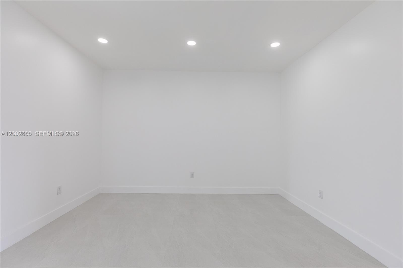 5550 SW 4th St, Miami FL 33134