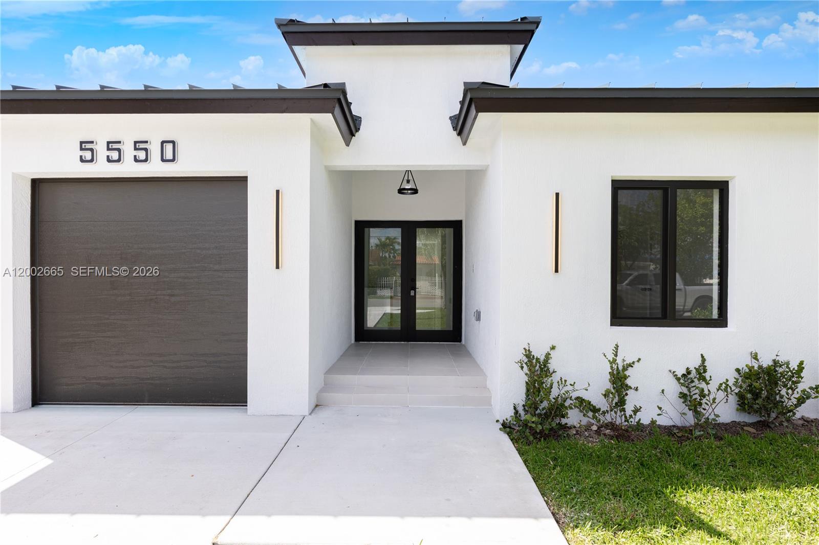 5550 SW 4th St, Miami FL 33134