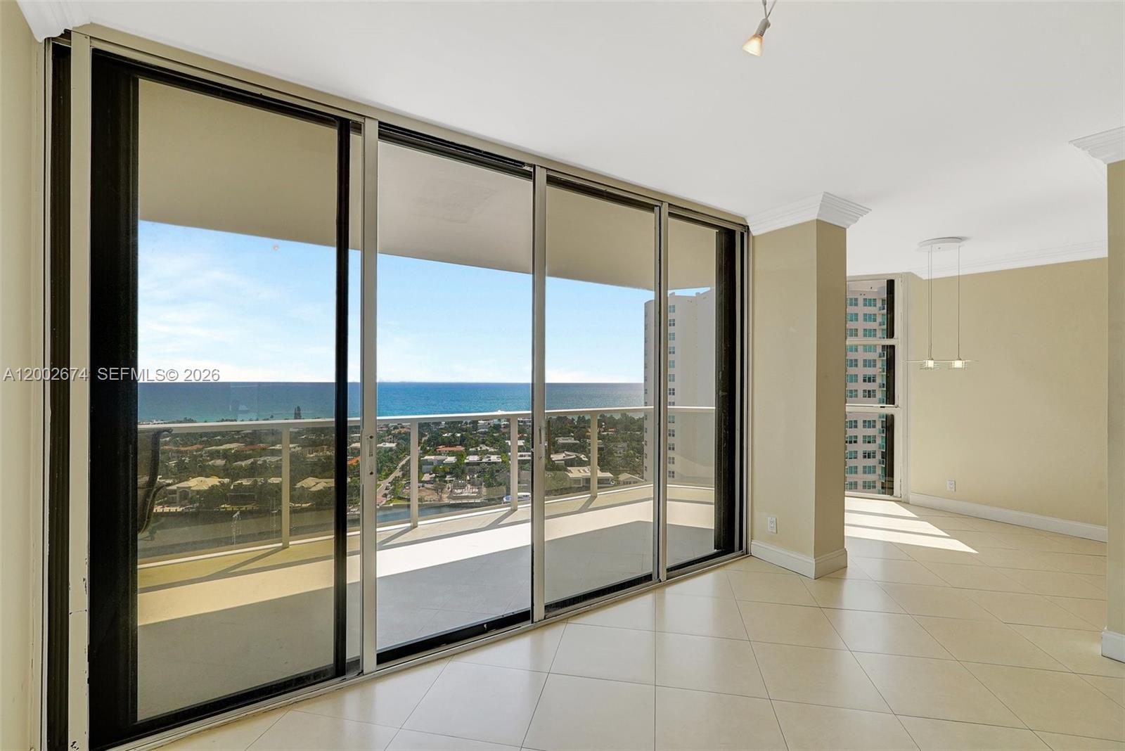 20281 E Country Club Dr #2104, Aventura FL 33180
