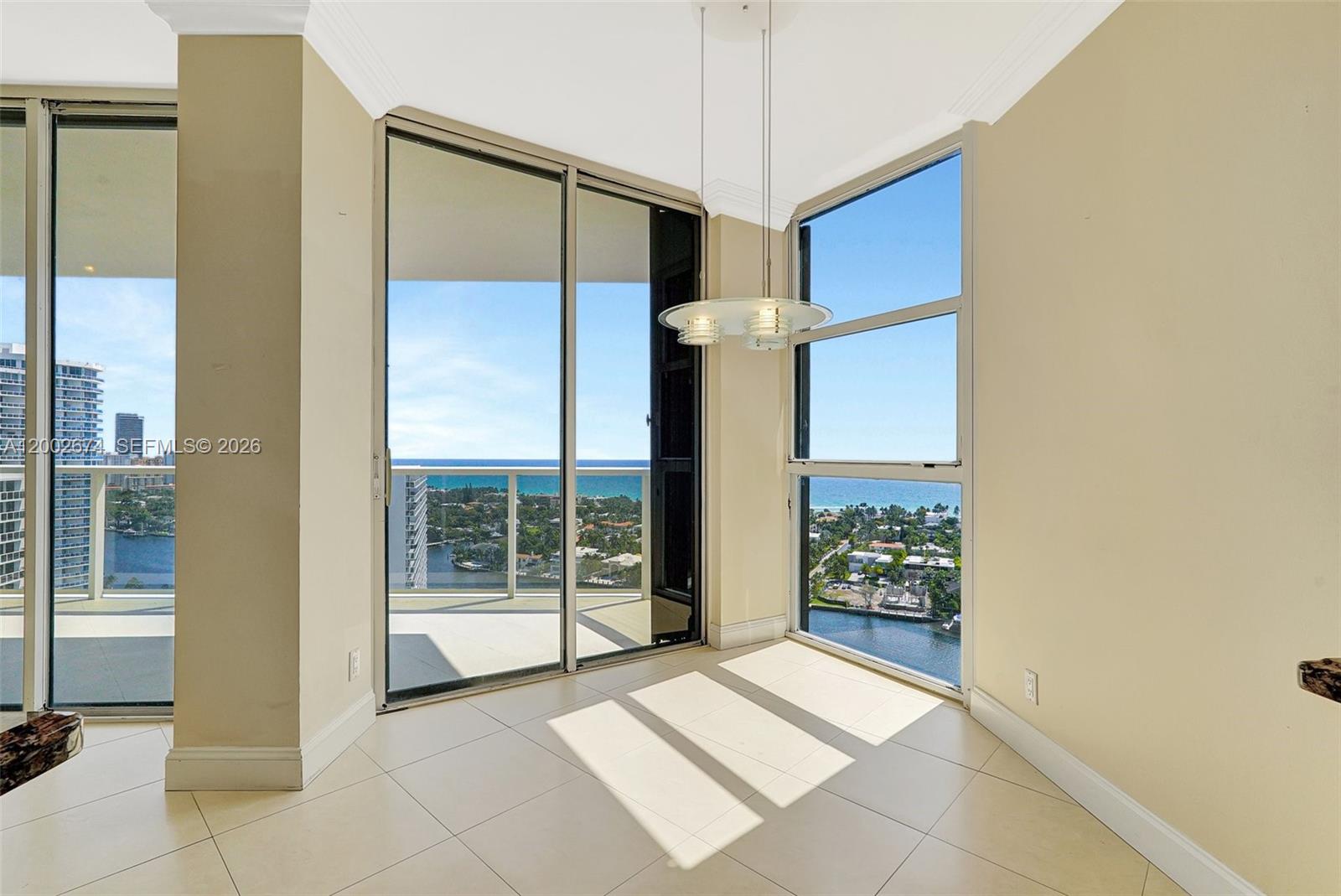 20281 E Country Club Dr #2104, Aventura FL 33180