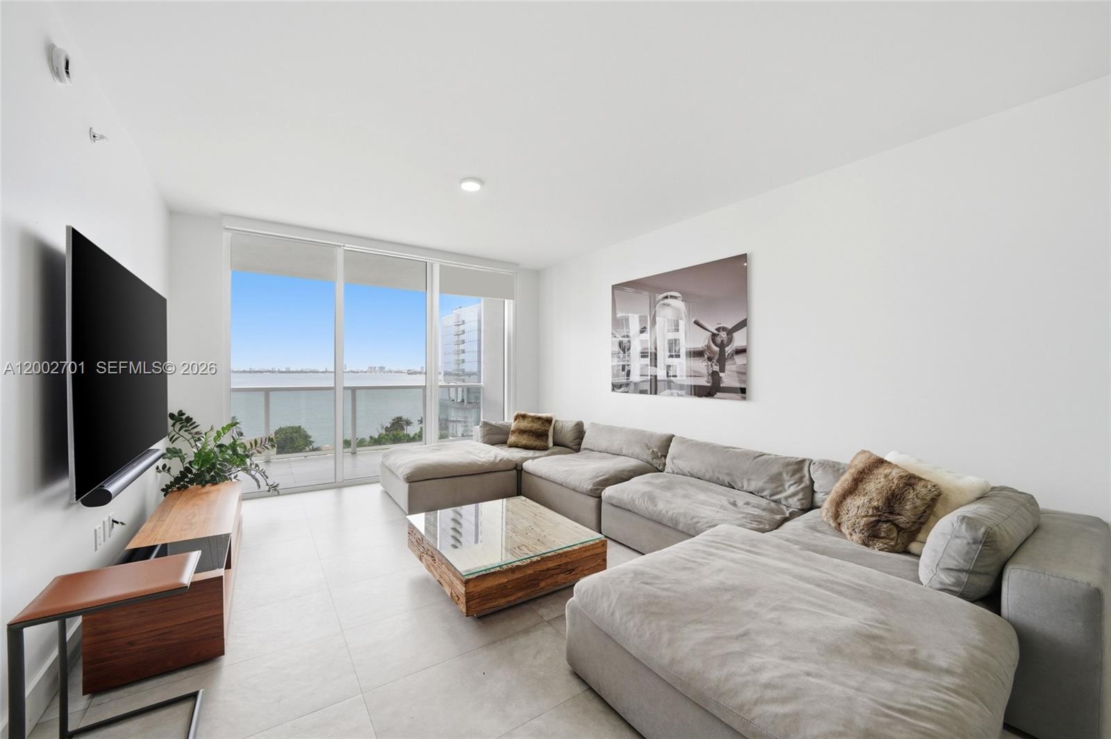 600 NE 27th St #1002, Miami FL 33137