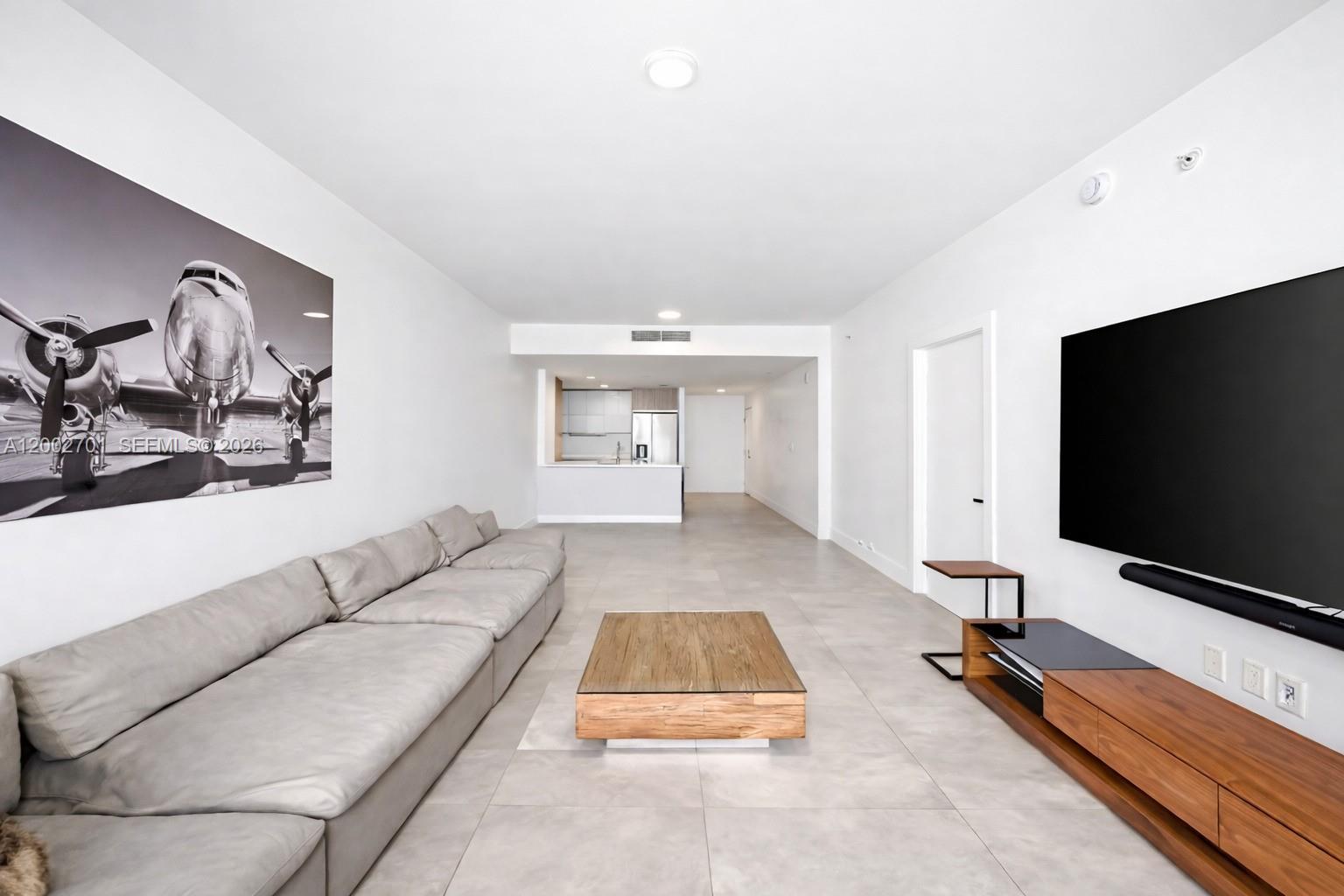 600 NE 27th St #1002, Miami FL 33137