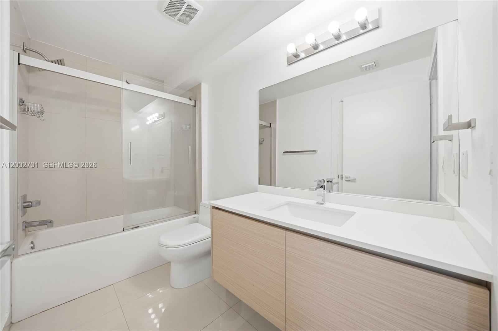 600 NE 27th St #1002, Miami FL 33137