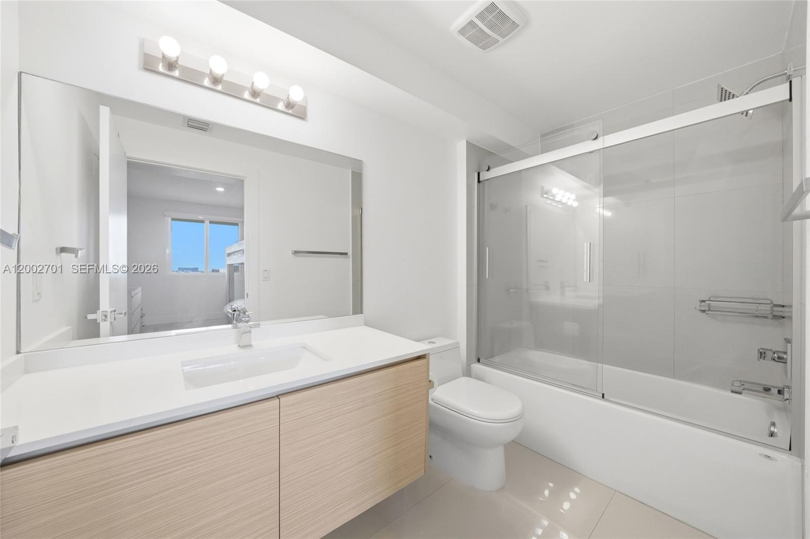 600 NE 27th St #1002, Miami FL 33137