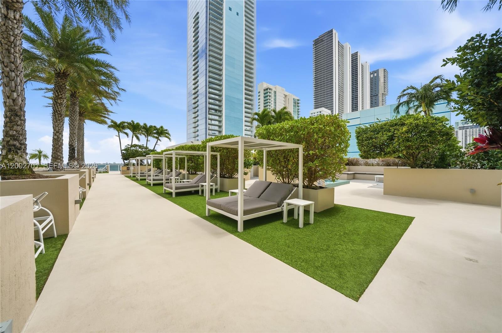 600 NE 27th St #1002, Miami FL 33137