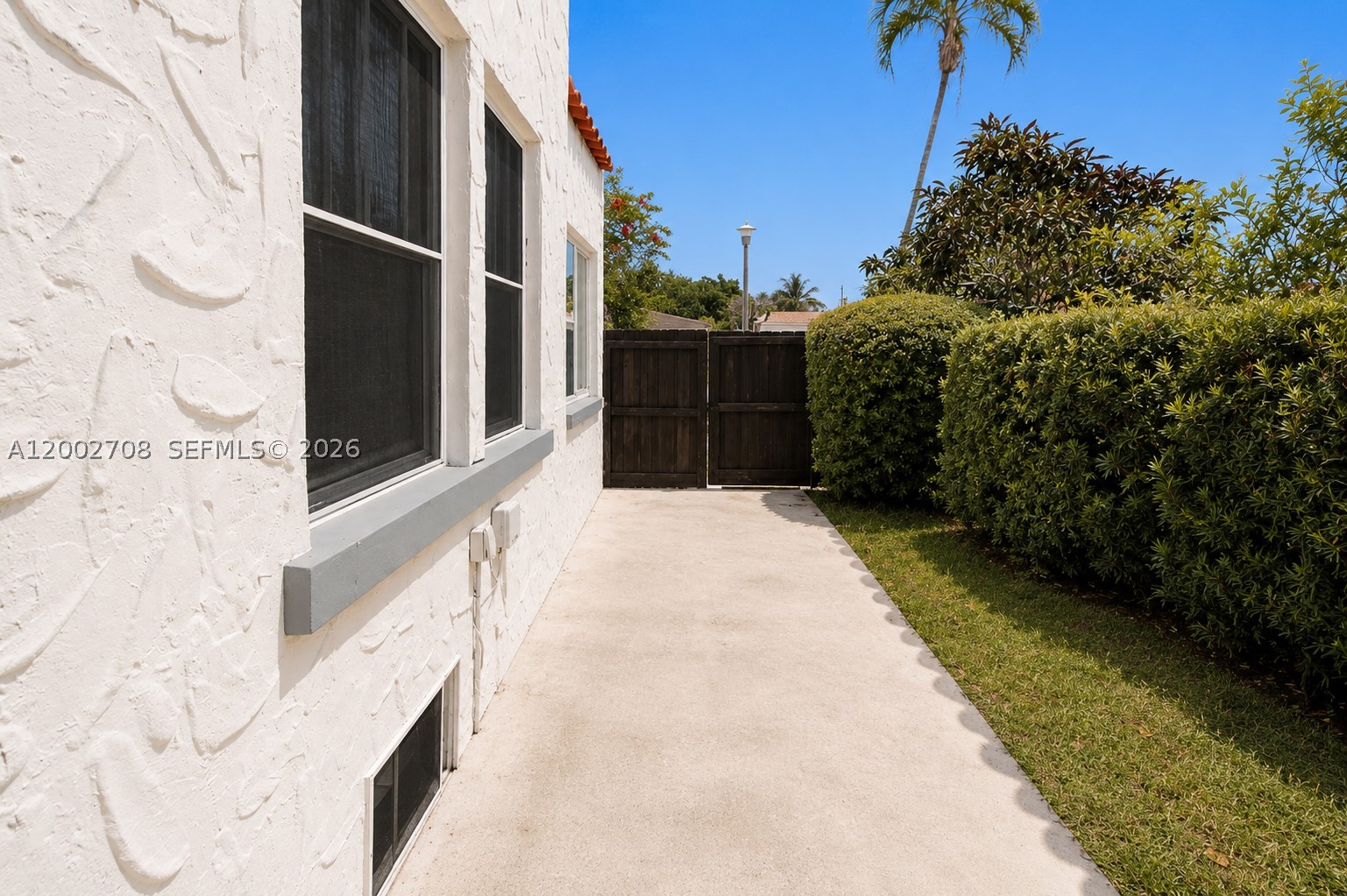 2272 SW 11th terrace, Miami FL 33135