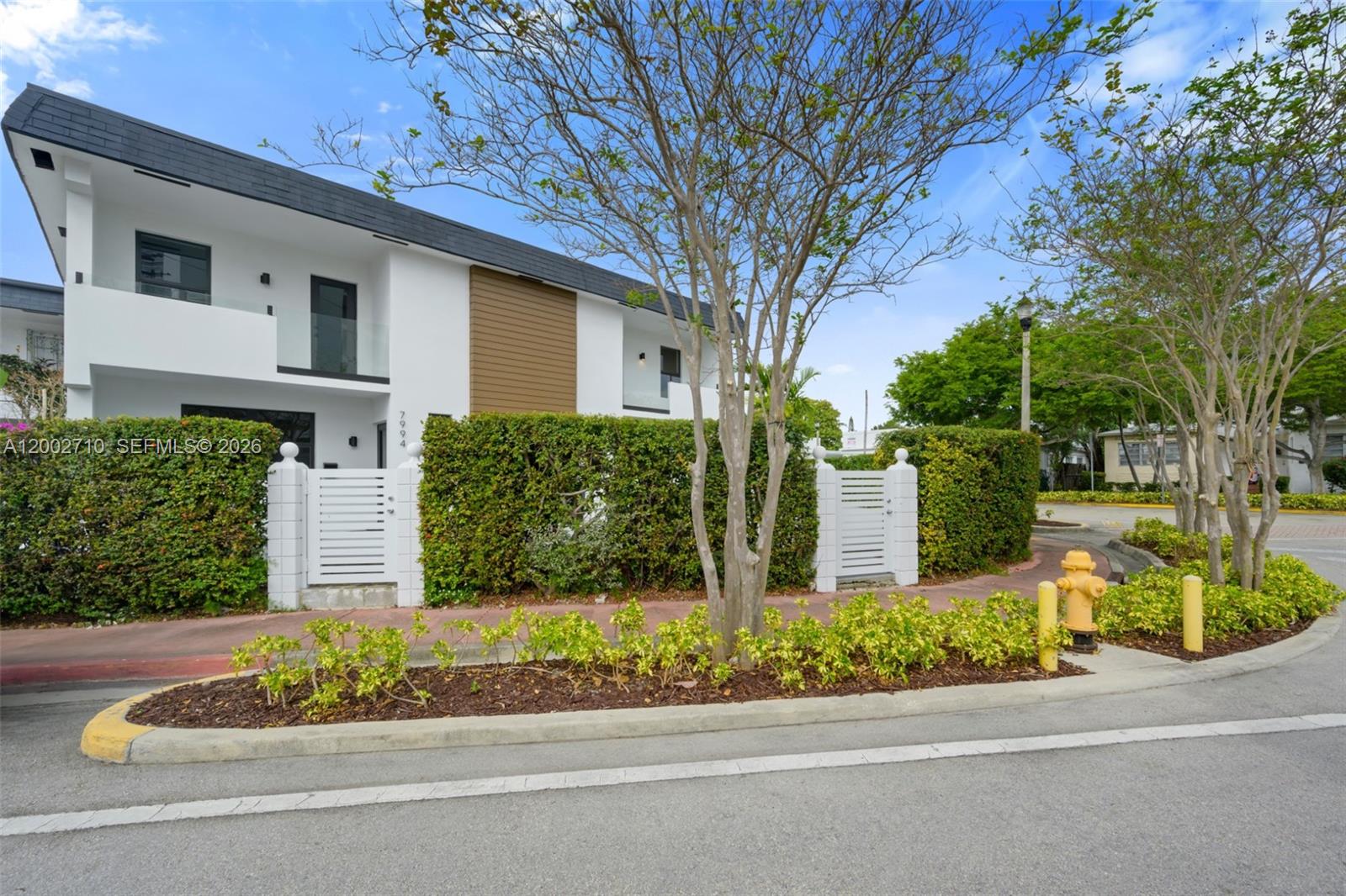 7996 Crespi Blvd, Miami Beach FL 33141