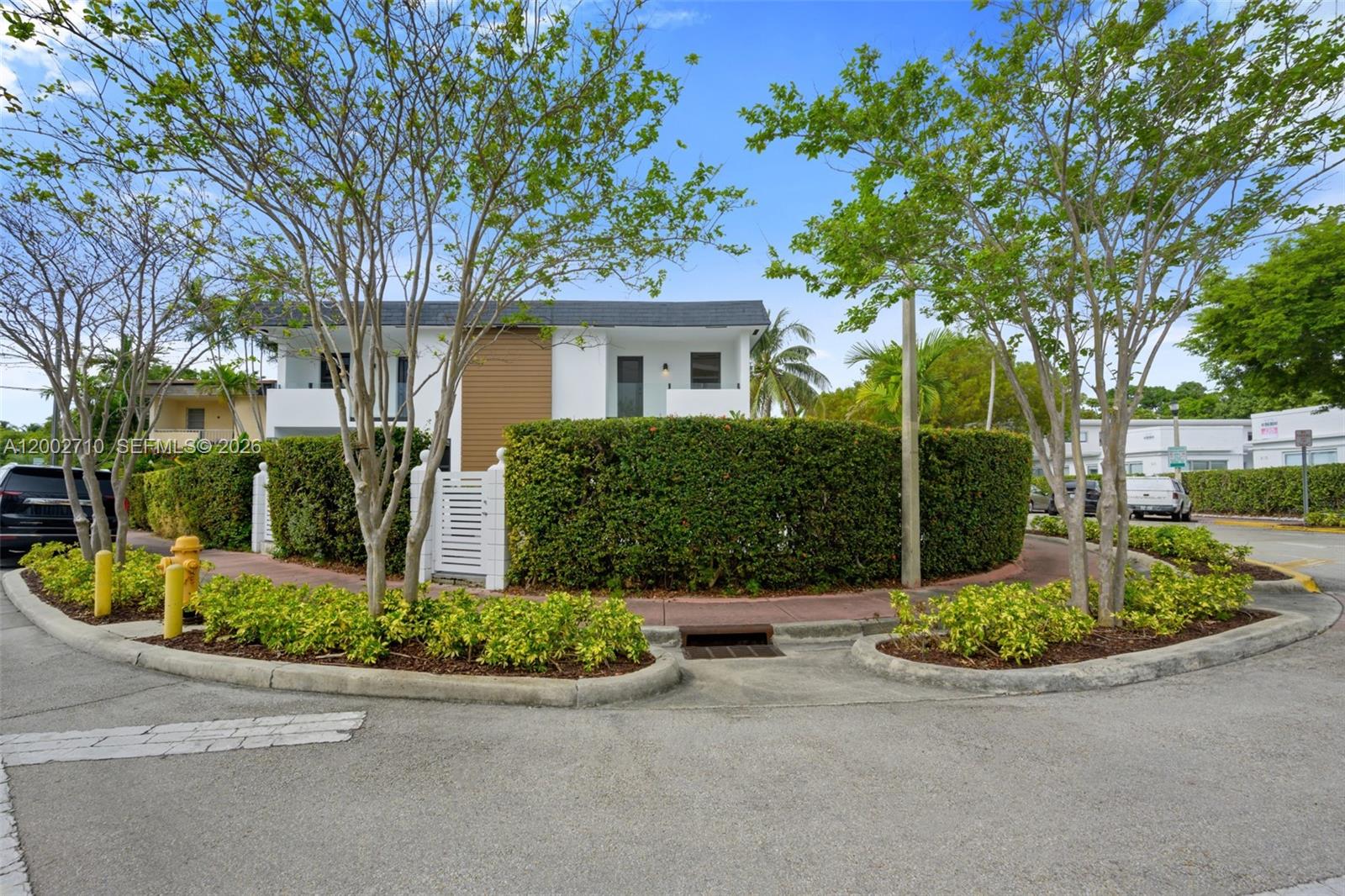 7996 Crespi Blvd, Miami Beach FL 33141