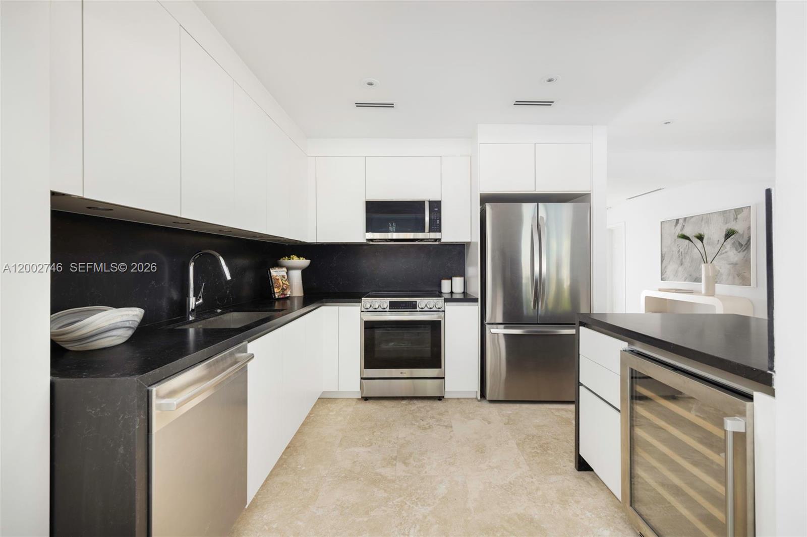 255 Ridgewood Rd, Key Biscayne FL 33149