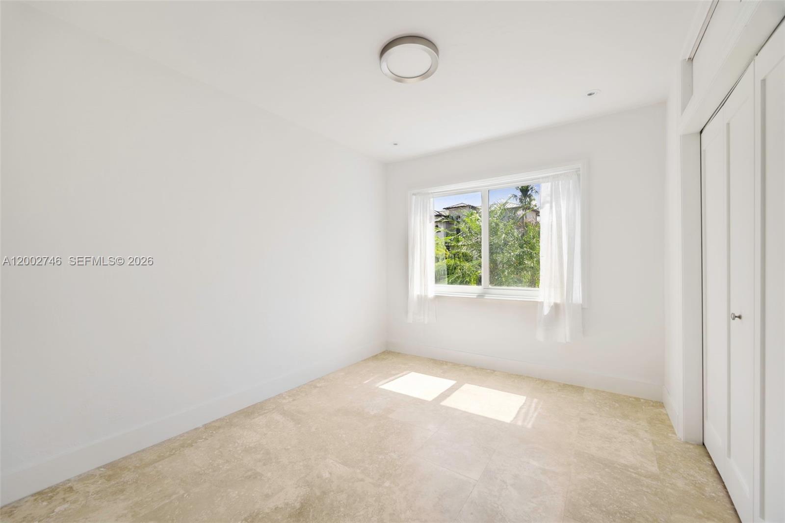 255 Ridgewood Rd, Key Biscayne FL 33149