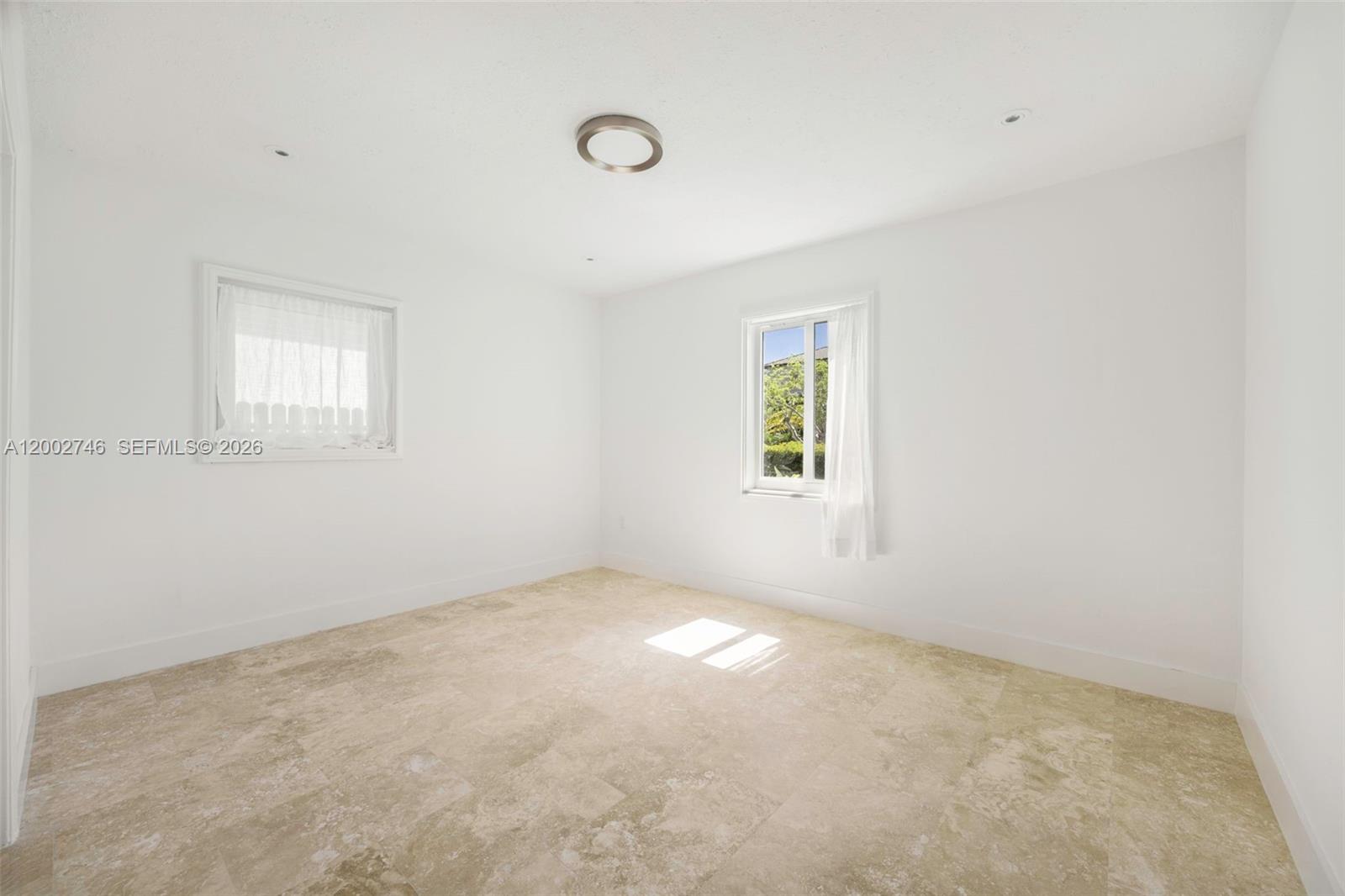 255 Ridgewood Rd, Key Biscayne FL 33149