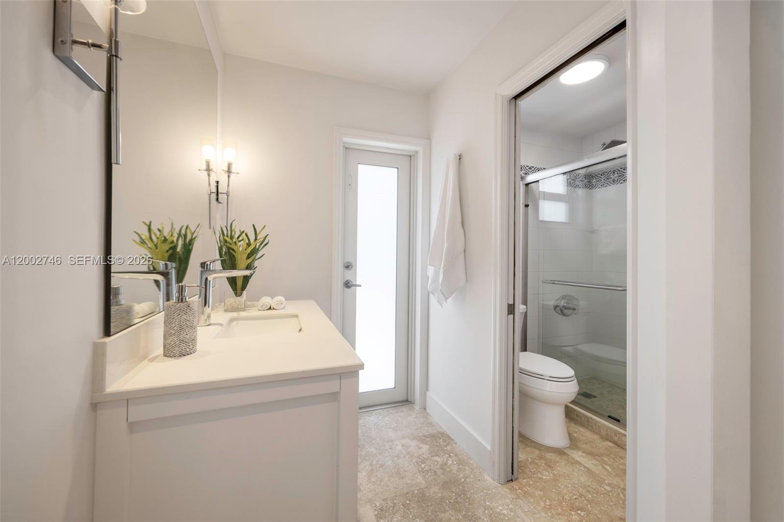 255 Ridgewood Rd, Key Biscayne FL 33149