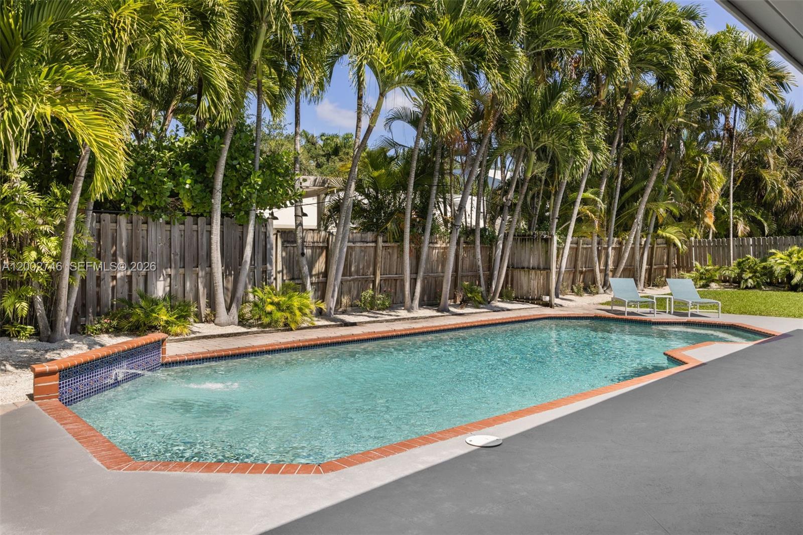 255 Ridgewood Rd, Key Biscayne FL 33149