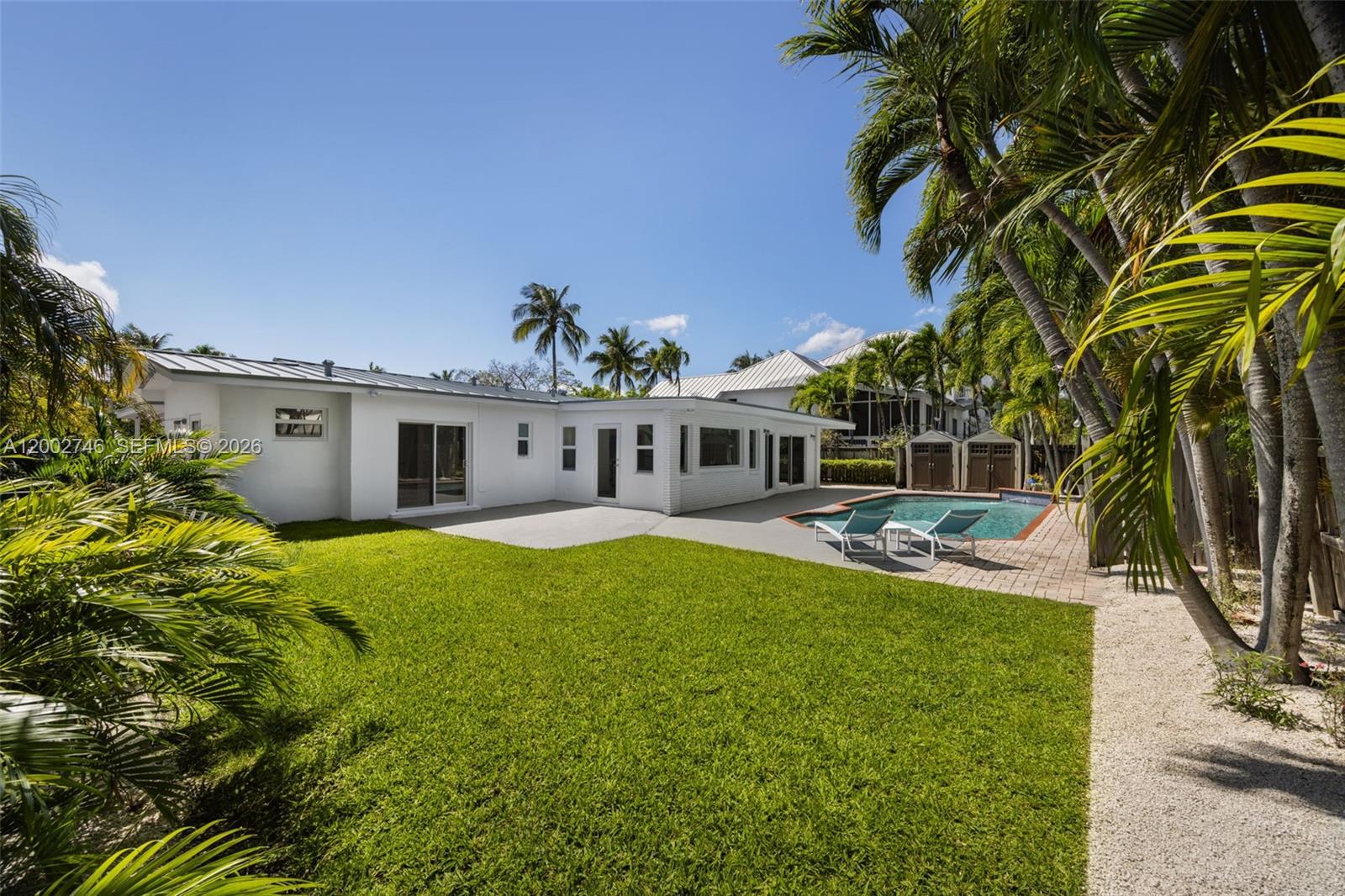 255 Ridgewood Rd, Key Biscayne FL 33149