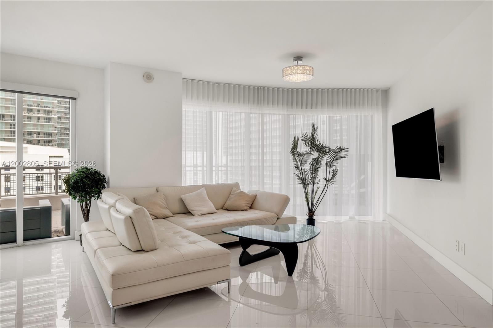 60 SW 13t St #1124, Miami FL 33130