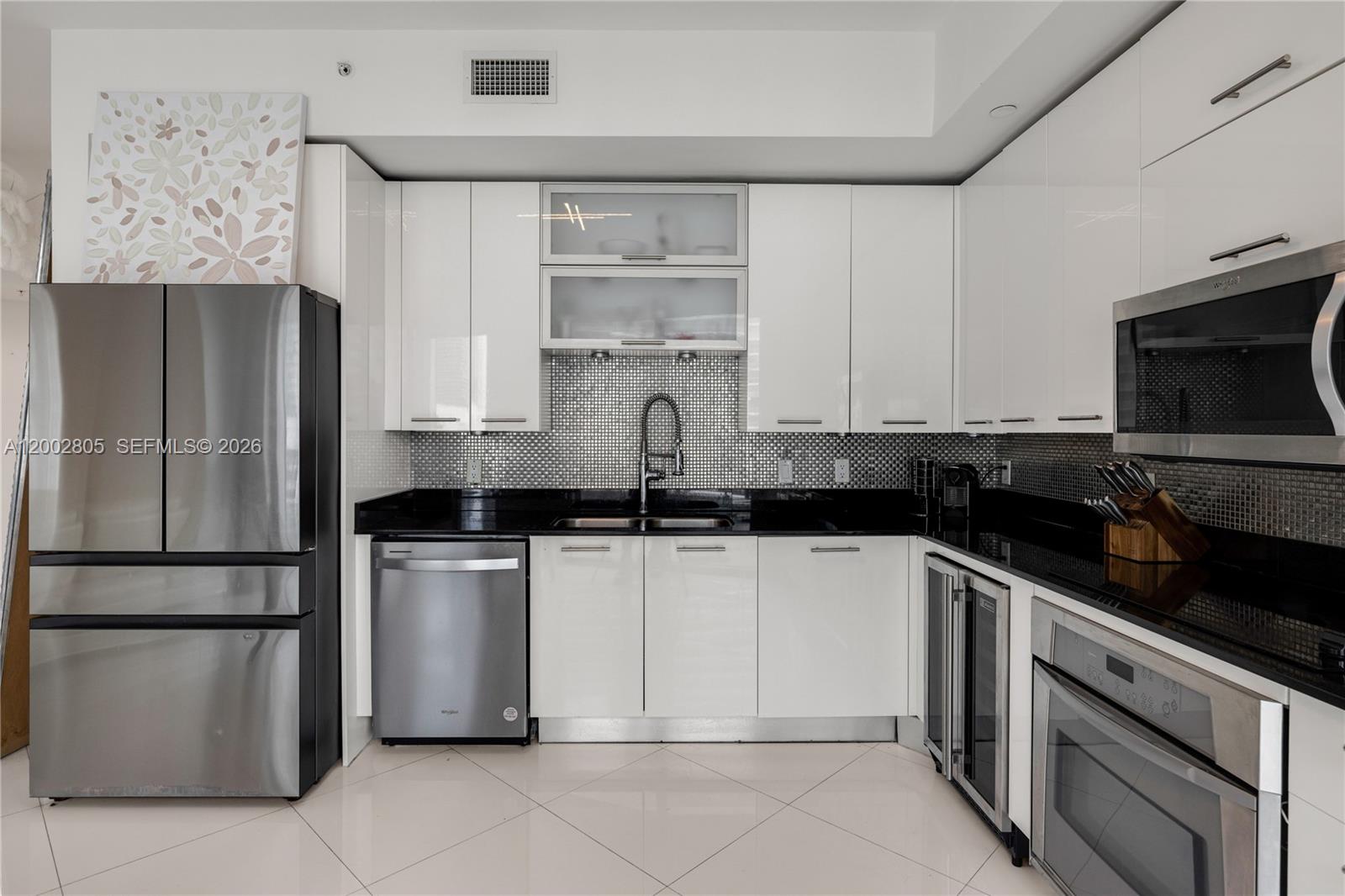 60 SW 13t St #1124, Miami FL 33130