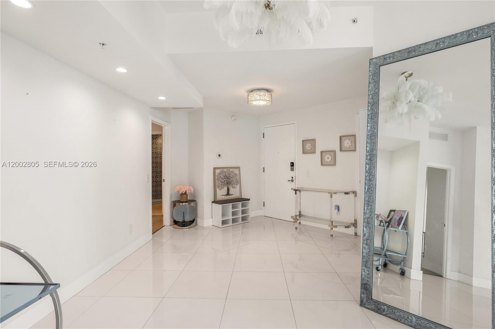 60 SW 13t St #1124, Miami FL 33130