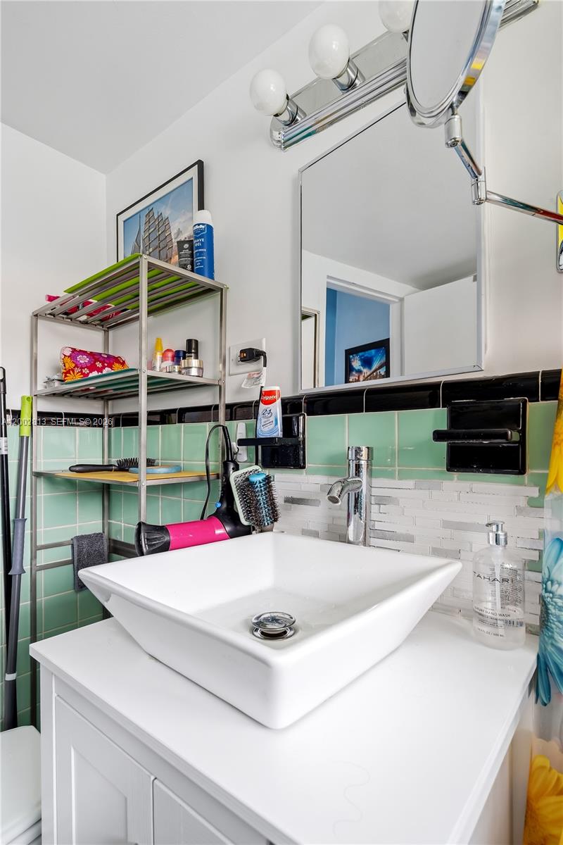 6484 Indian Creek Dr #317, Miami Beach FL 33141