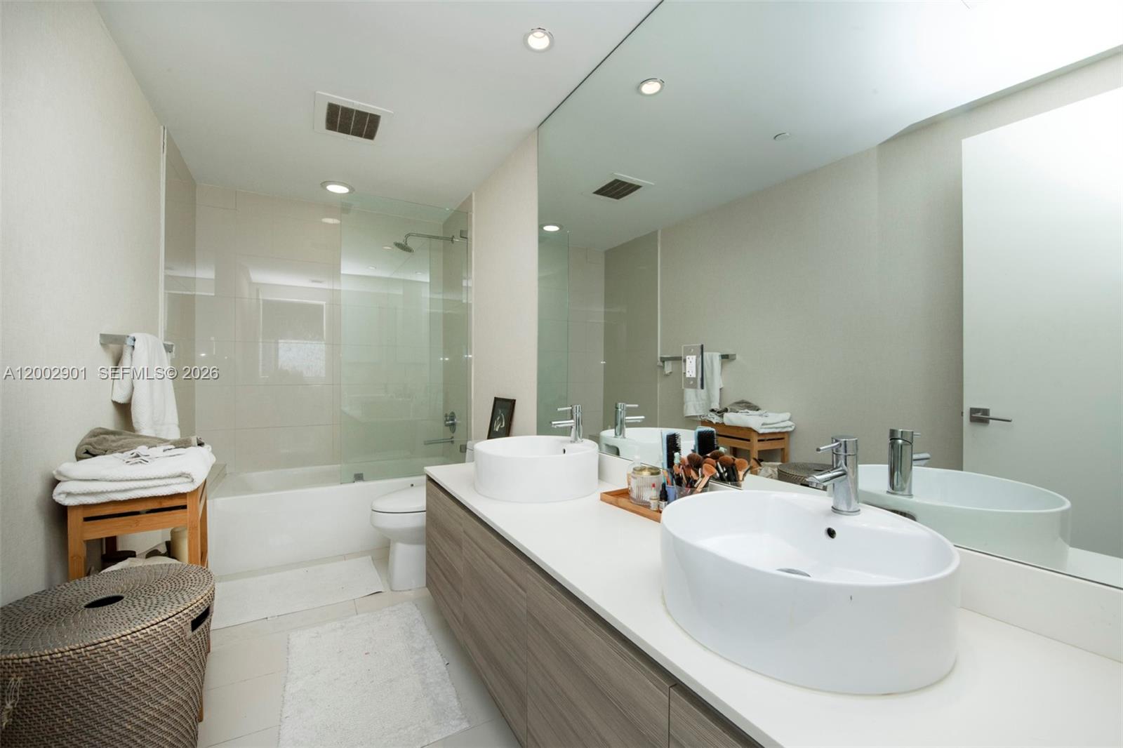 121 NE 34th St #1607, Miami FL 33137