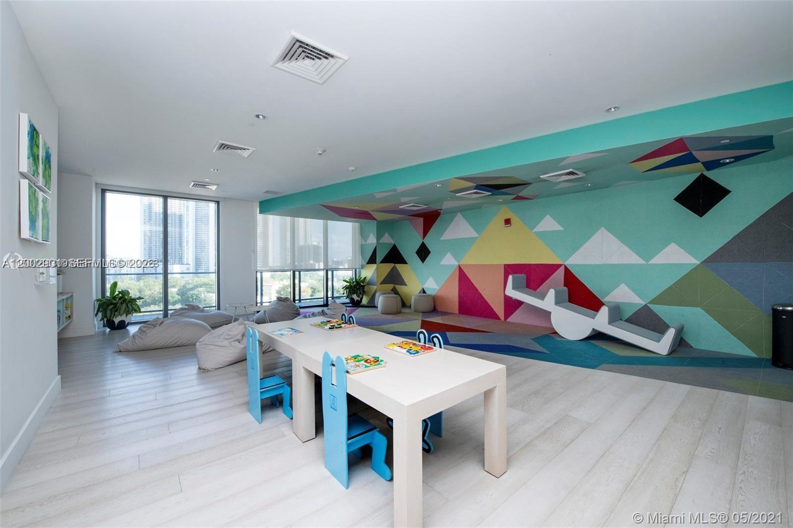 121 NE 34th St #1607, Miami FL 33137
