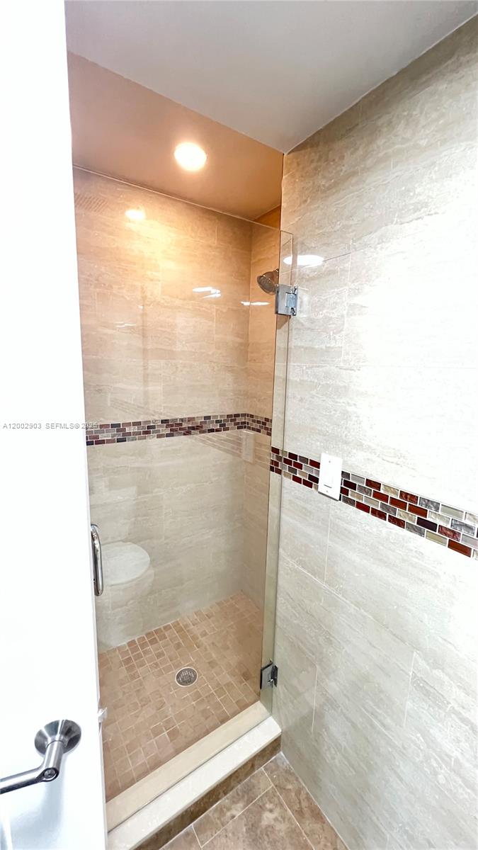 8235 Crespi Blvd #4, Miami Beach FL 33141