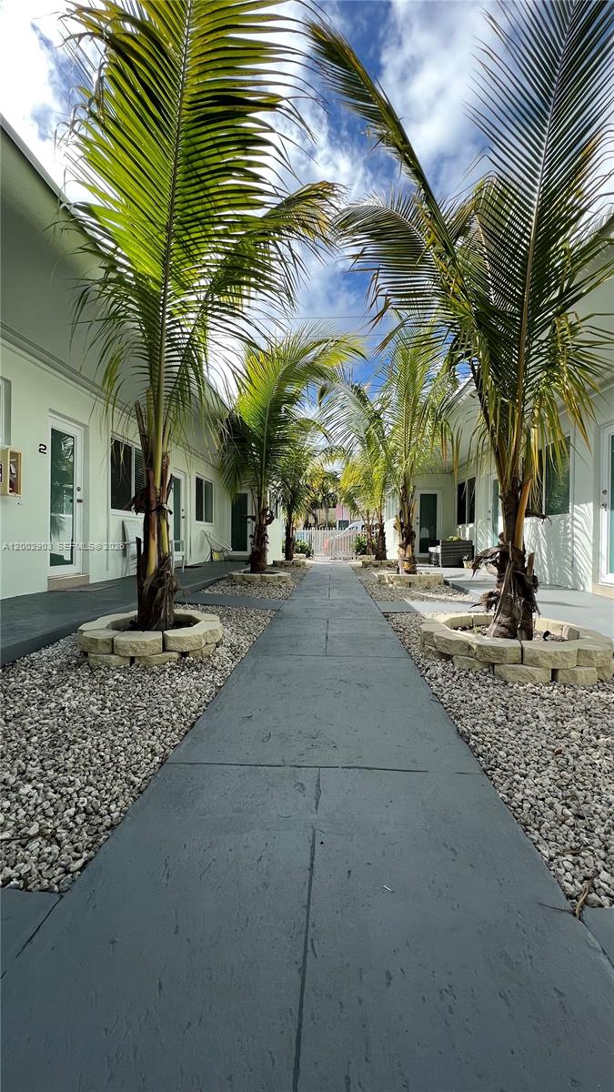 8235 Crespi Blvd #4, Miami Beach FL 33141