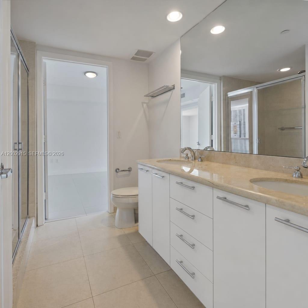 50 Biscayne Blvd #2610, Miami FL 33132