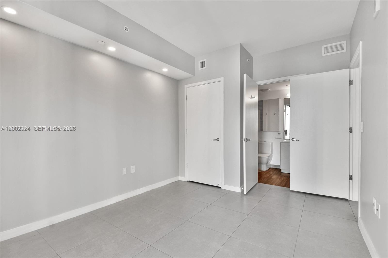 1010 Brickell Ave #2902, Miami FL 33131