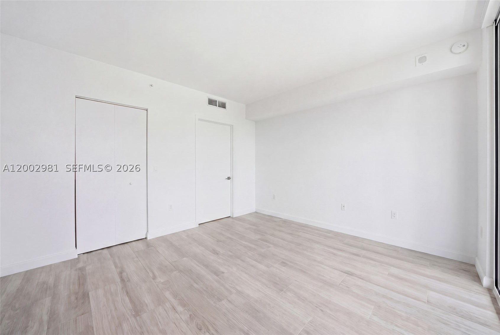 55 SW 9th St #3106, Miami FL 33130