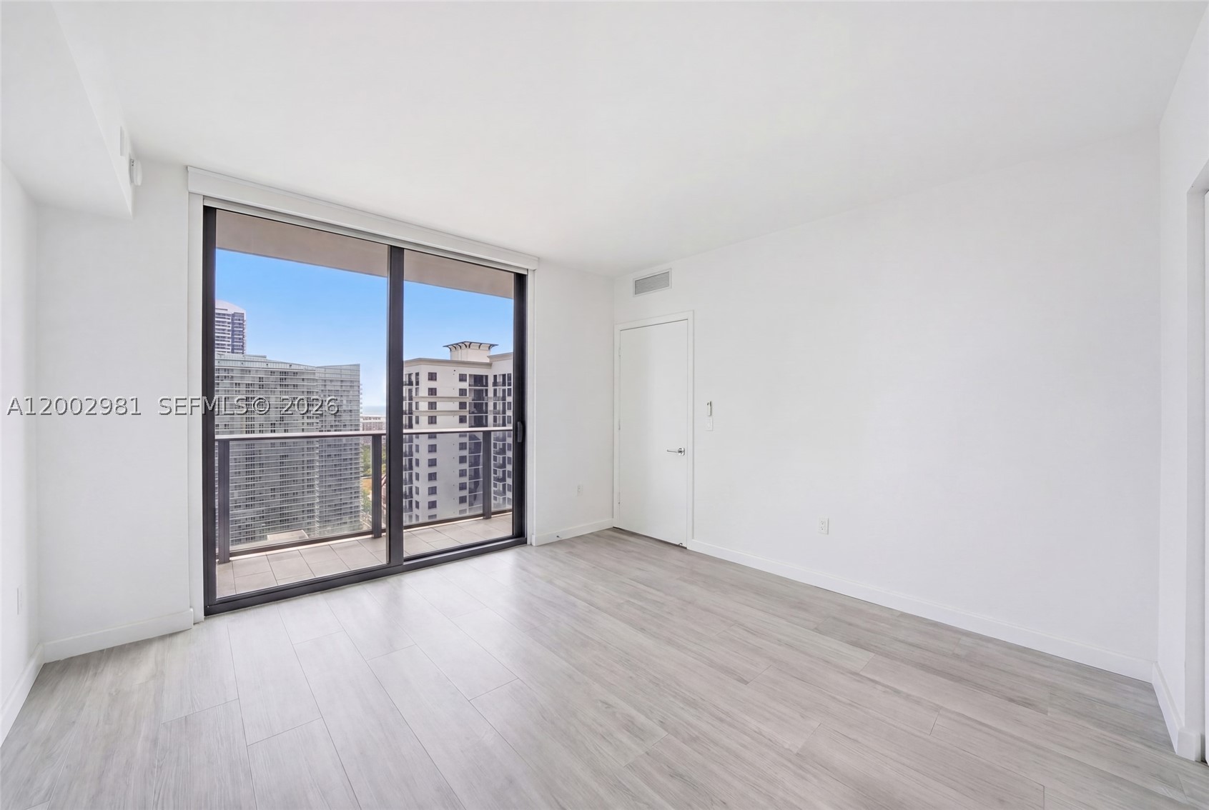 55 SW 9th St #3106, Miami FL 33130