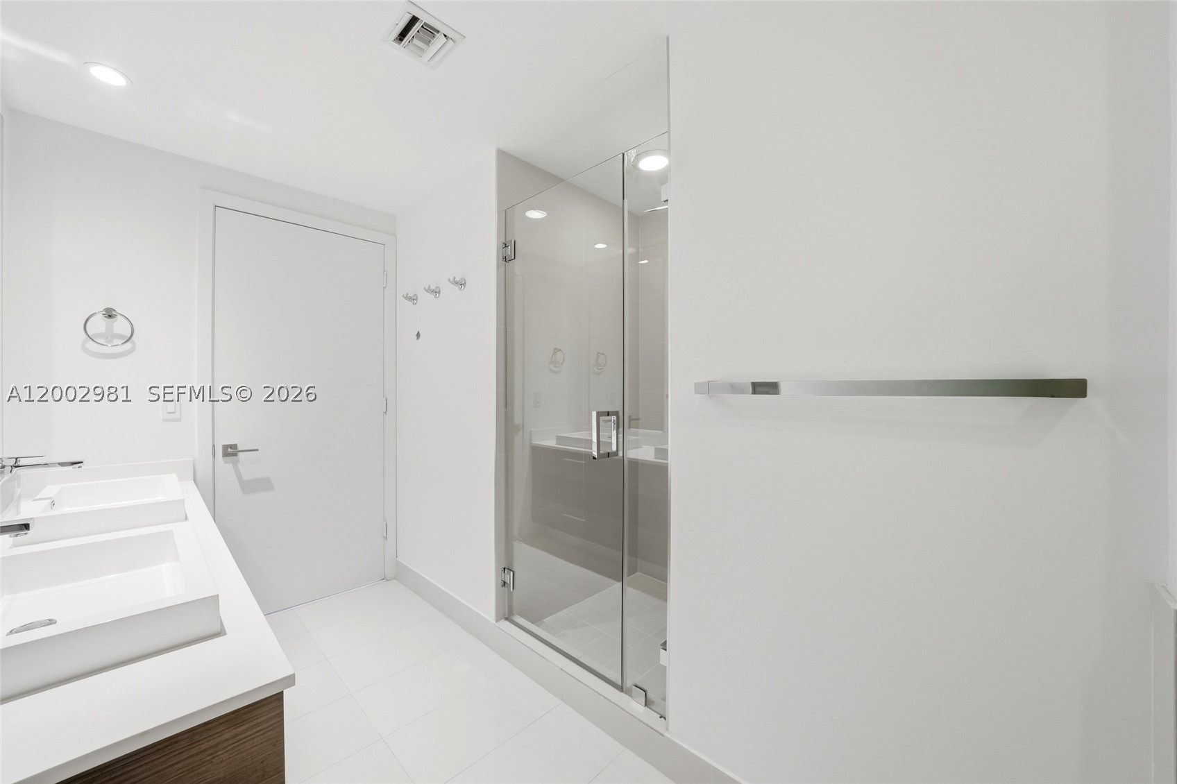 55 SW 9th St #3106, Miami FL 33130