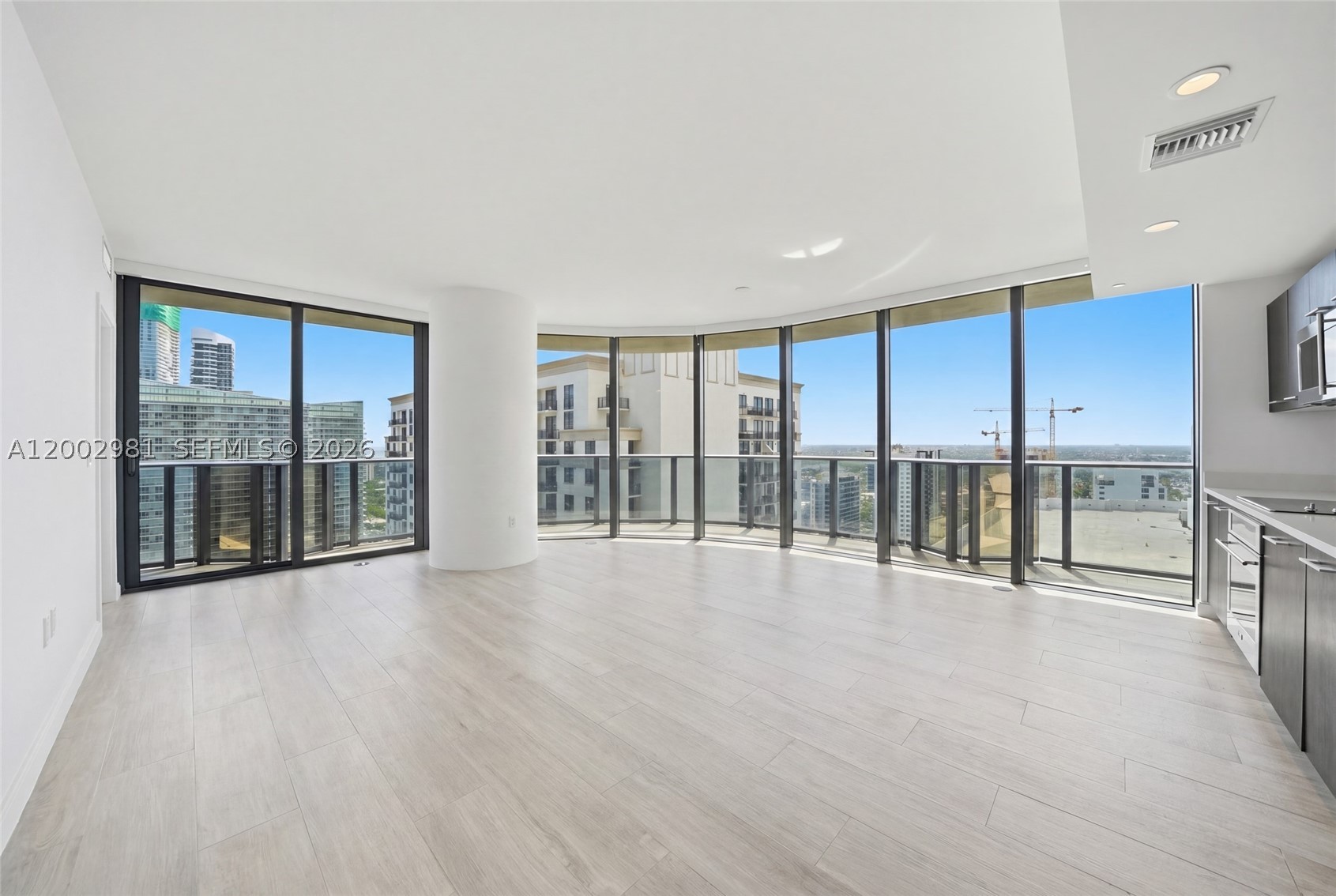 55 SW 9th St #3106, Miami FL 33130