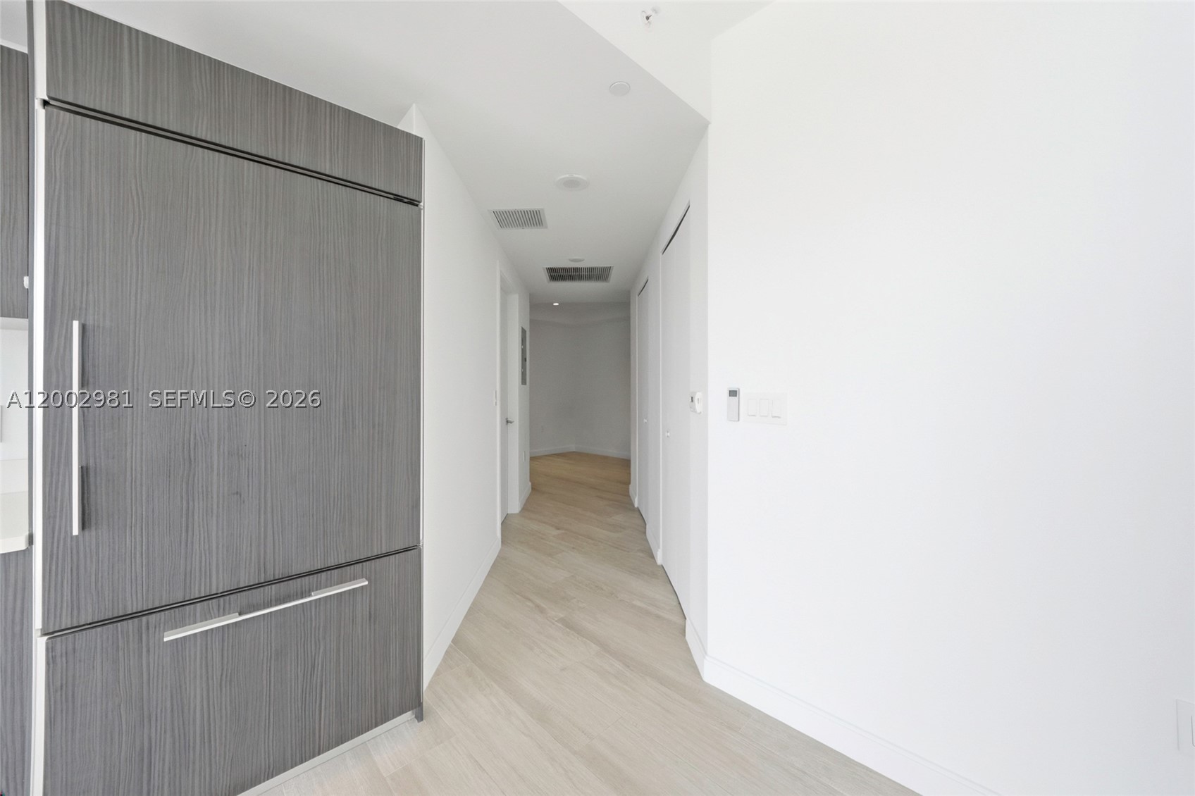 55 SW 9th St #3106, Miami FL 33130
