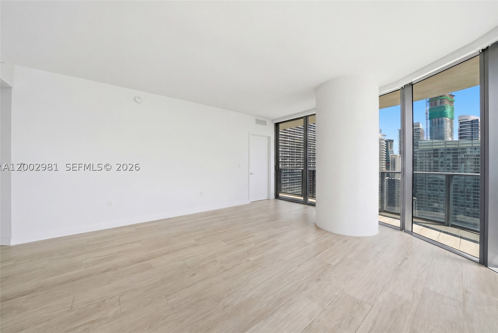 55 SW 9th St #3106, Miami FL 33130